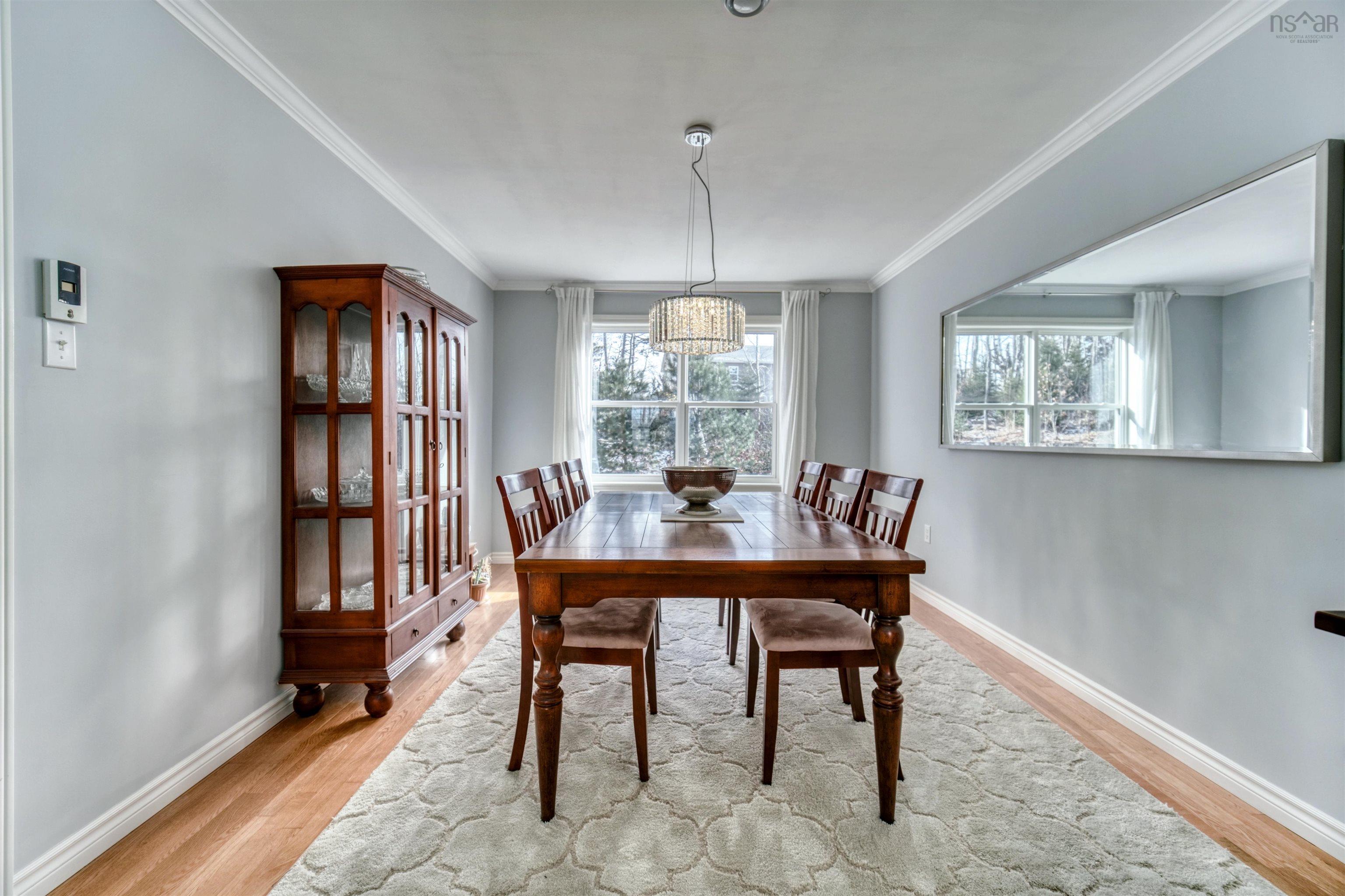 283 Preakness Crescent photo #11