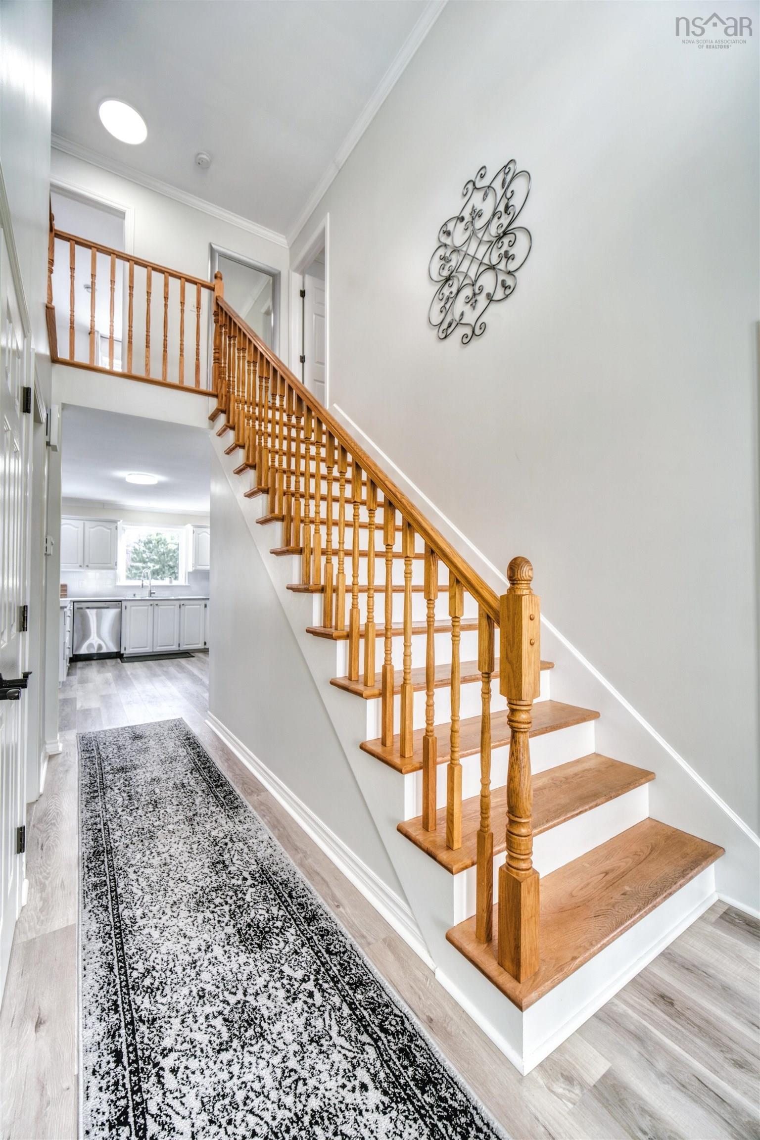 283 Preakness Crescent photo #31