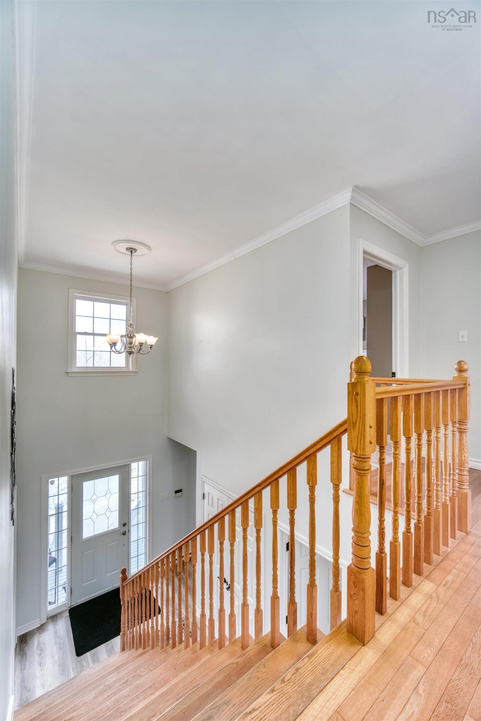 283 Preakness Crescent photo #34