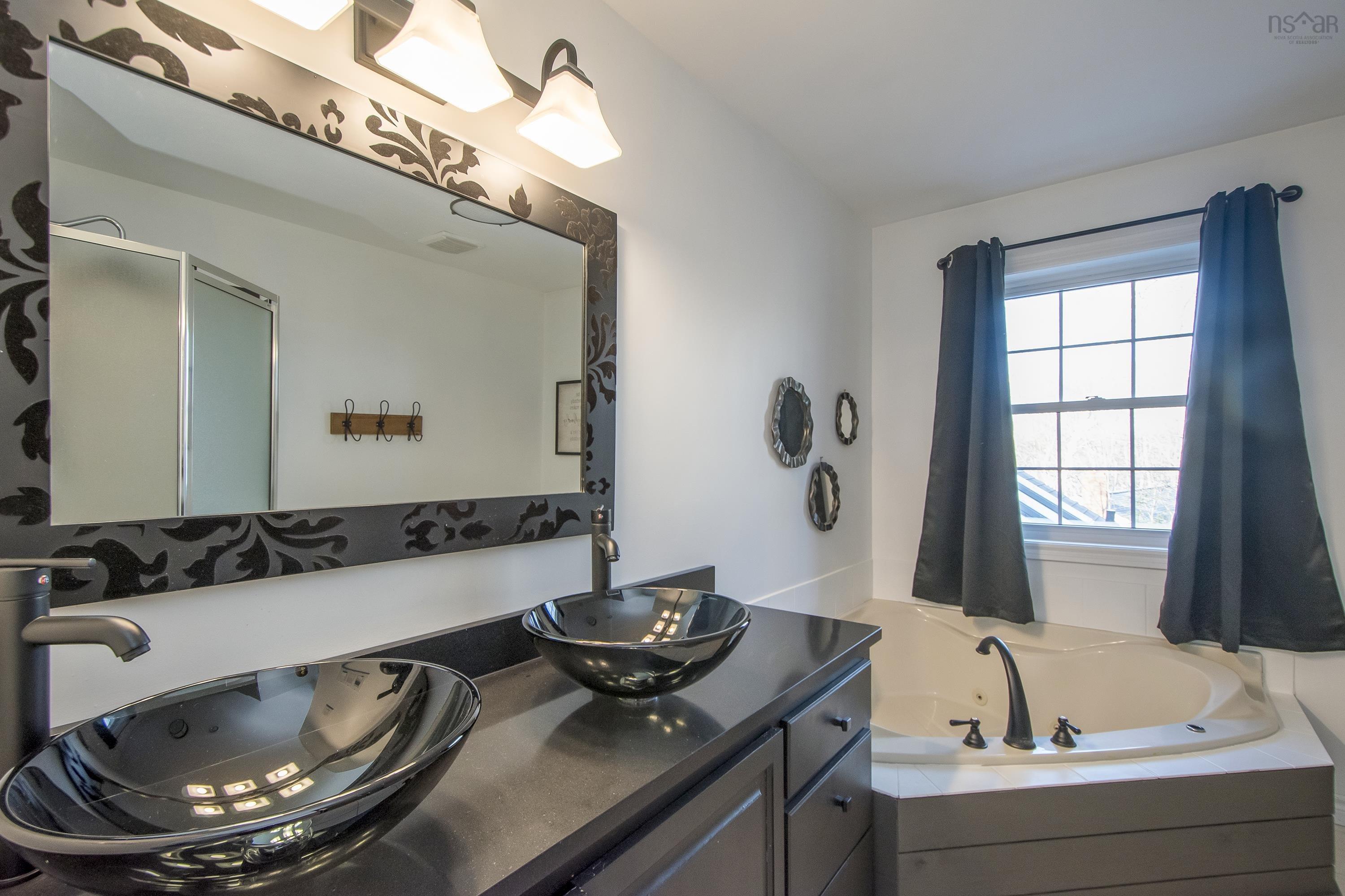 26 Bolton Drive photo #20