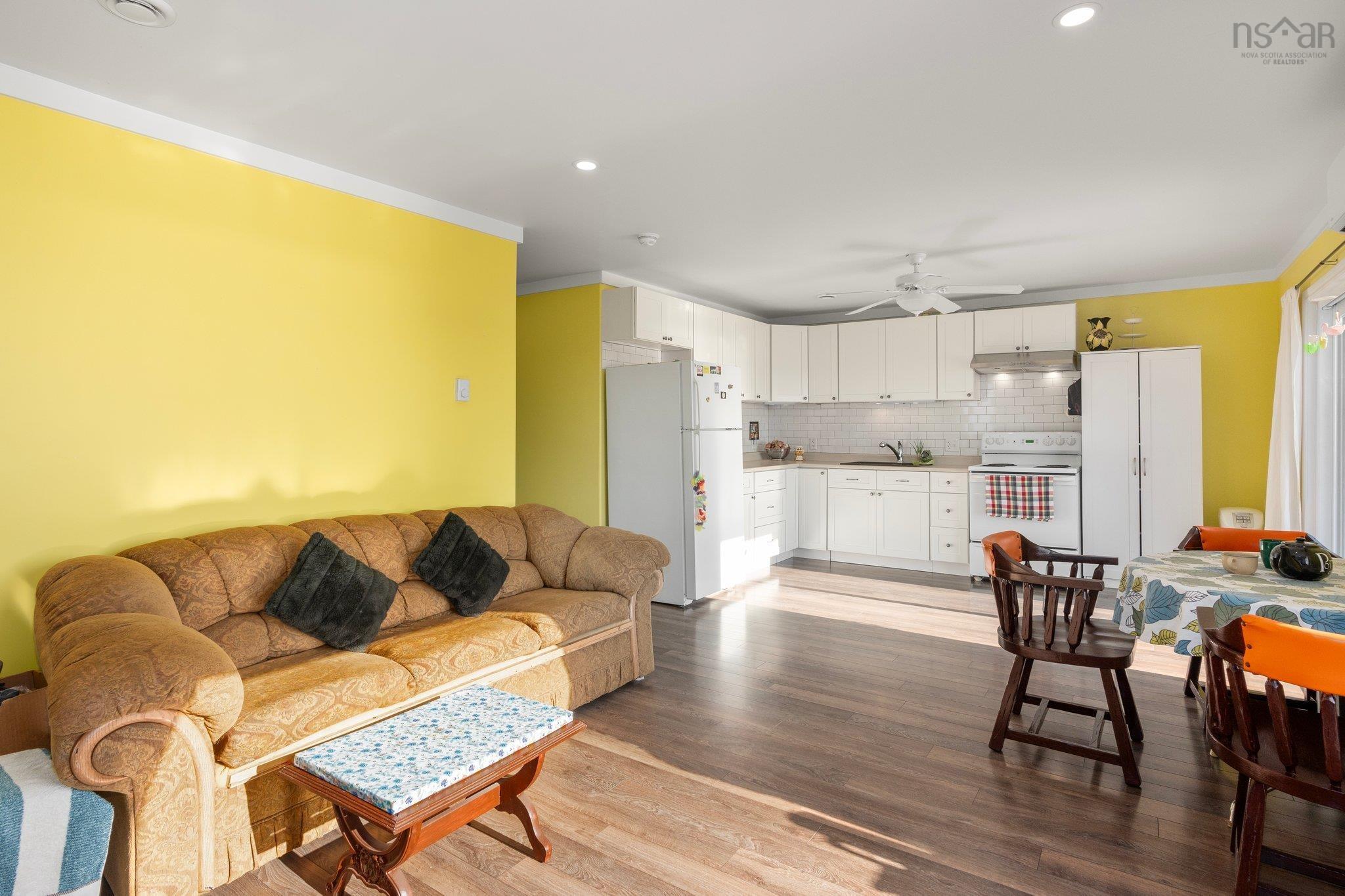 166 Hillside Drive photo #9