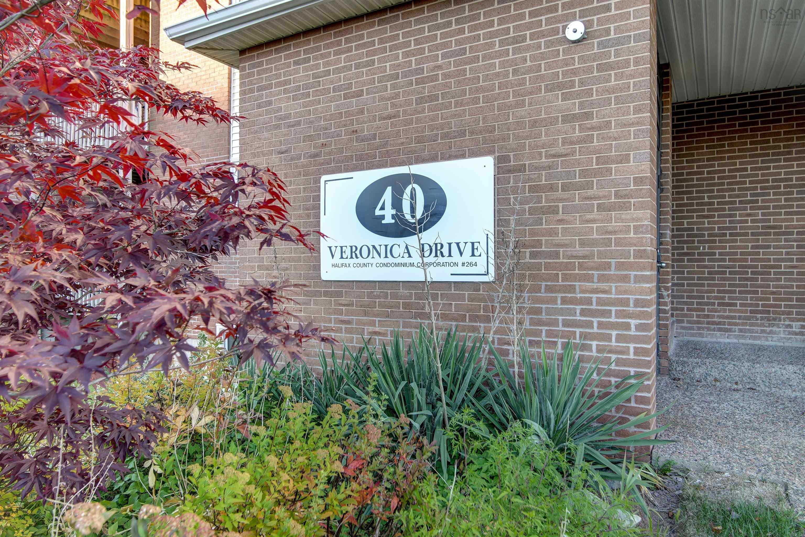 403 40 Veronica Drive photo #1