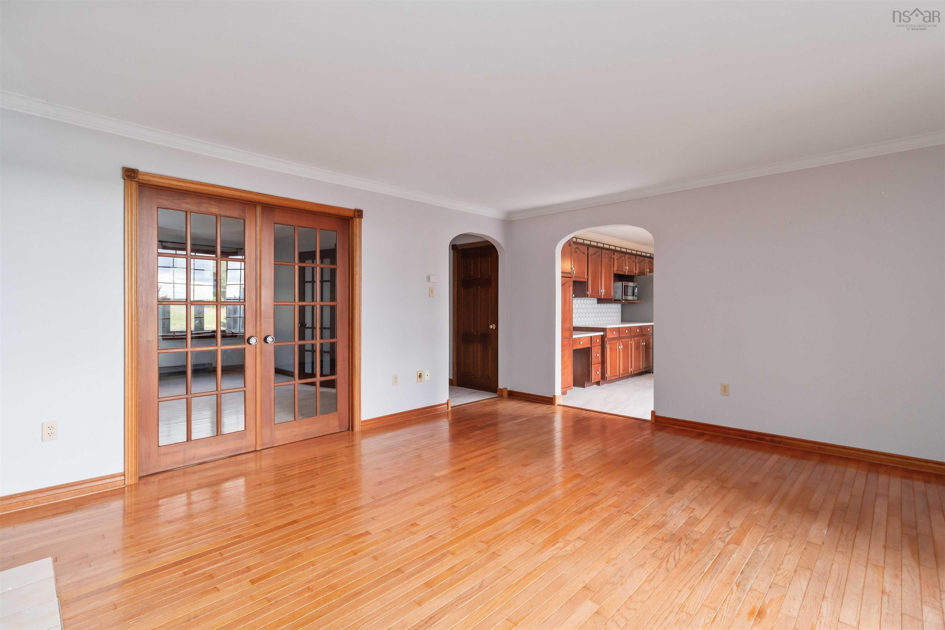 221 Hillside Drive photo #13