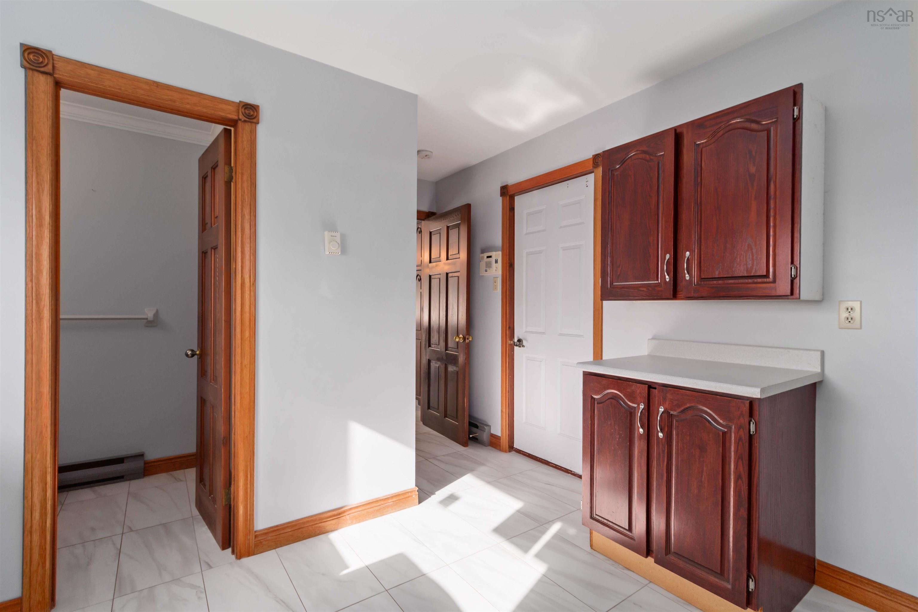 221 Hillside Drive photo #15