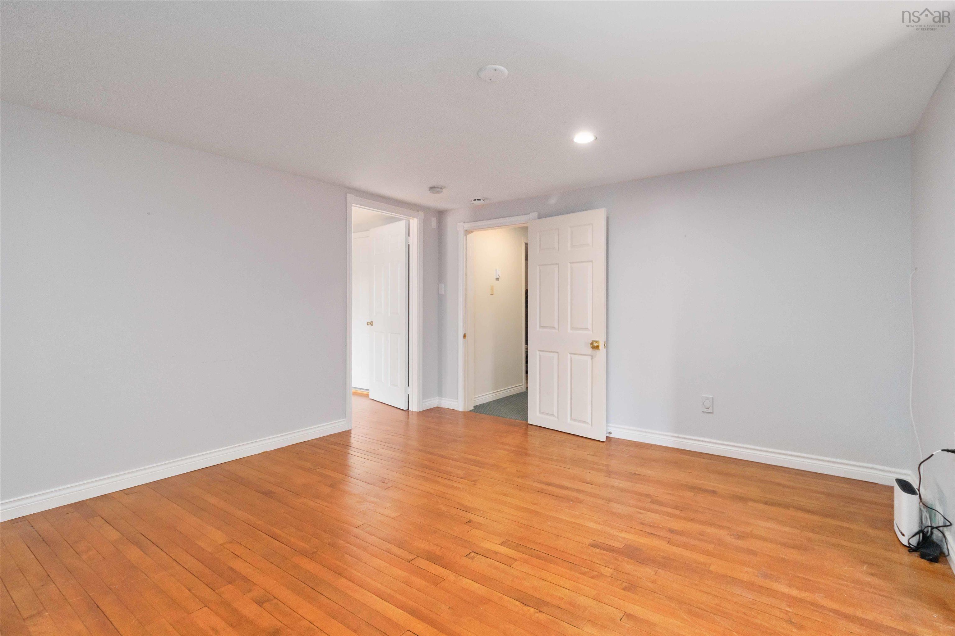 221 Hillside Drive photo #18