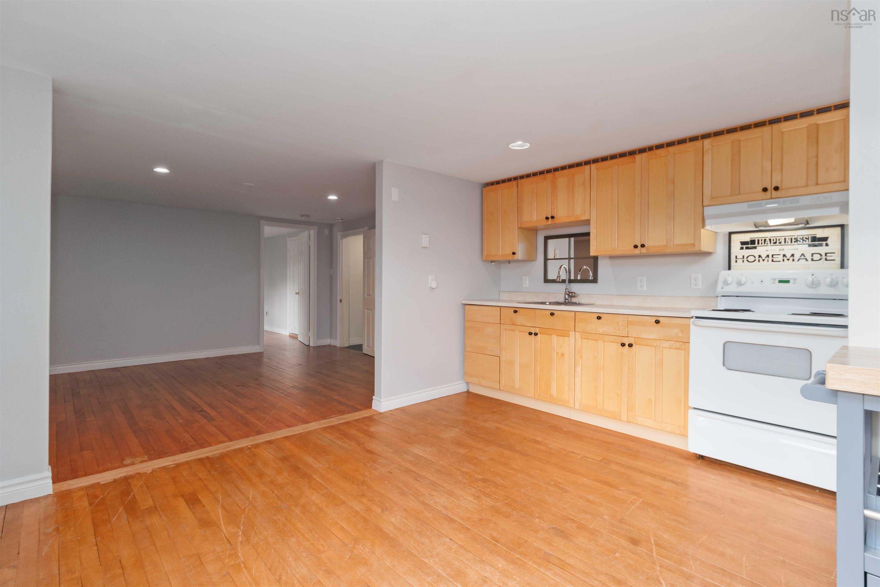 221 Hillside Drive photo #22