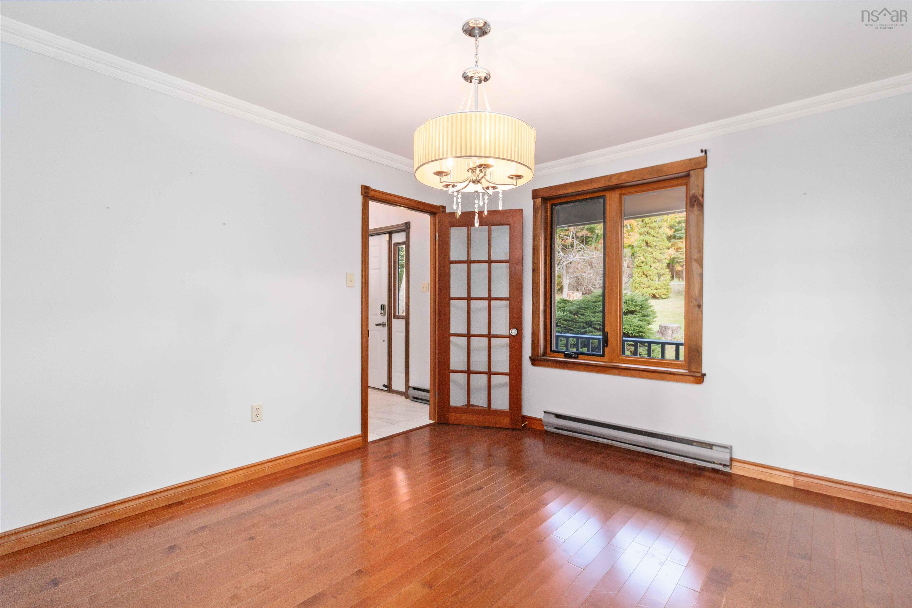 221 Hillside Drive photo #10