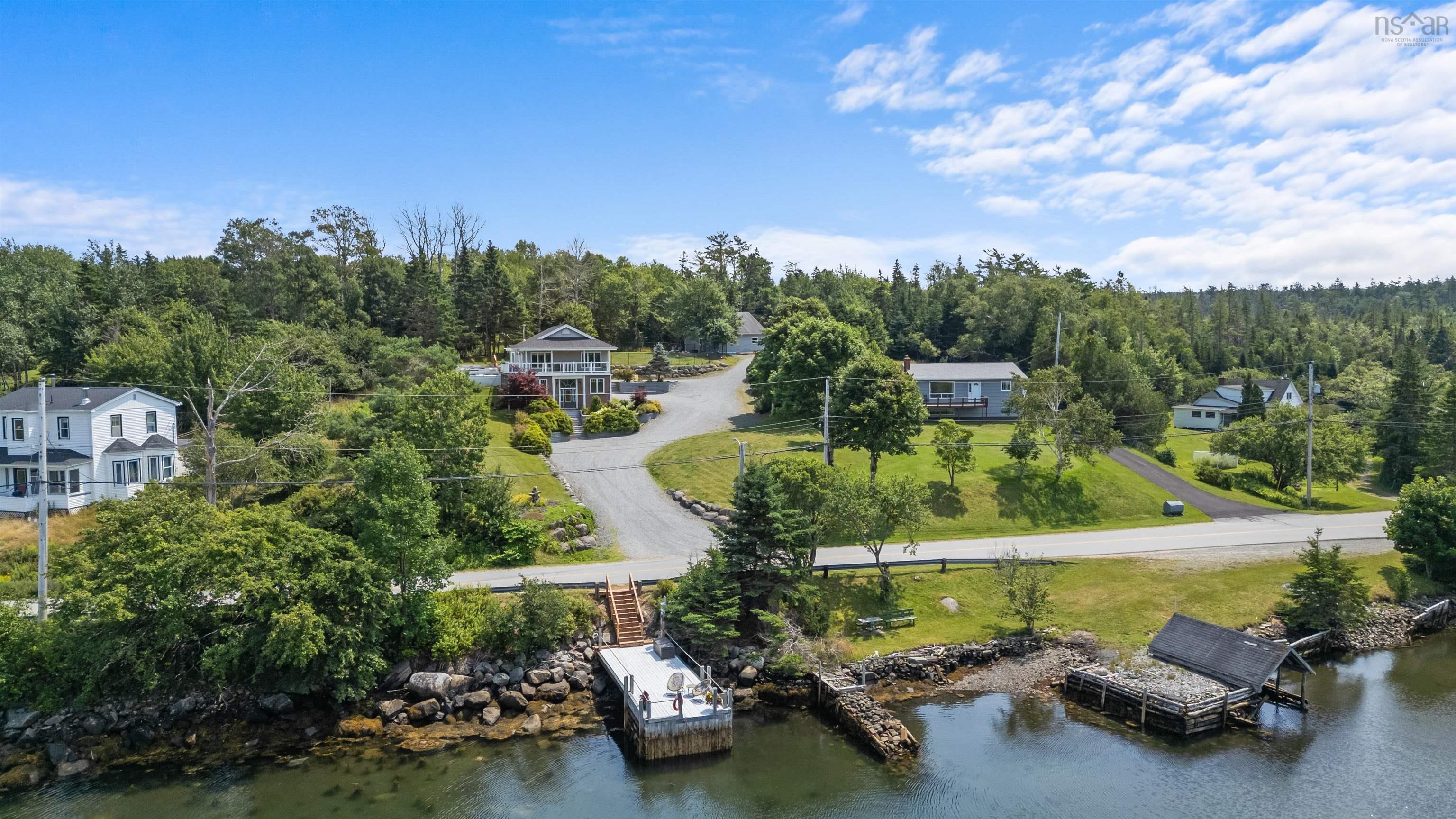 384 West Ship Harbour Road photo #7