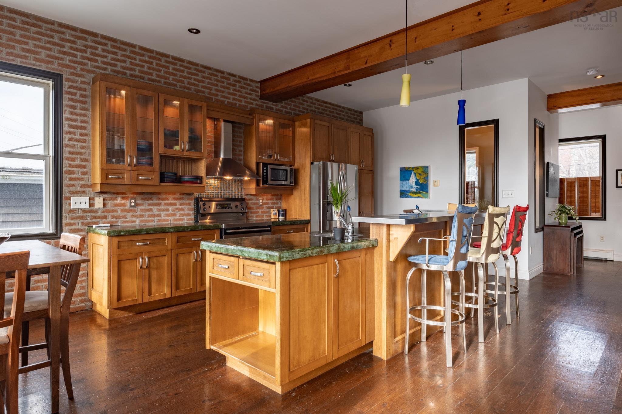 6880 Quinpool Road photo #11