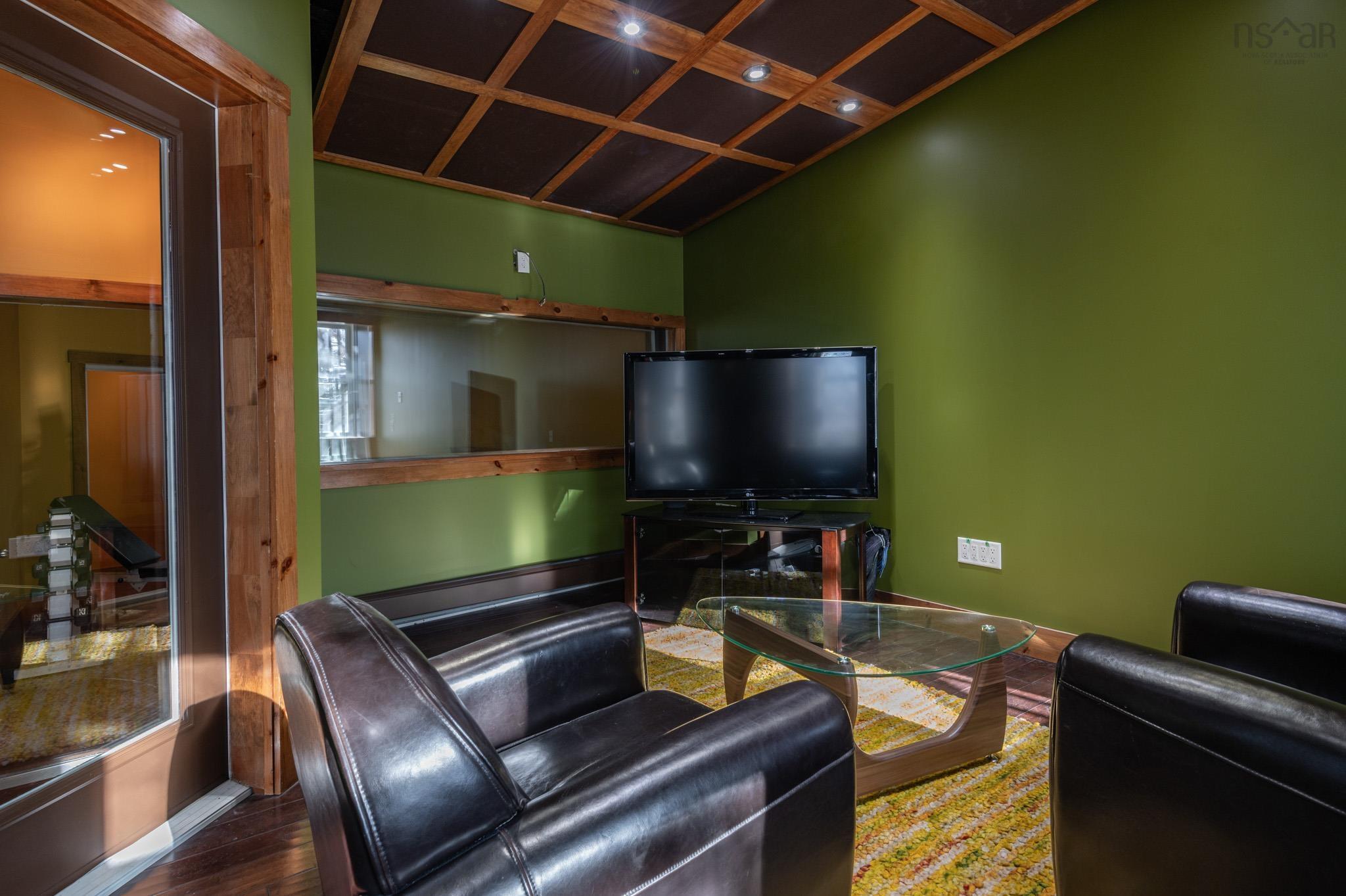 6880 Quinpool Road photo #40