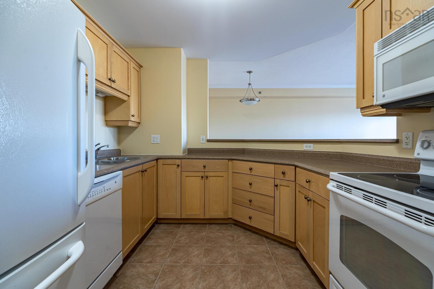 208 36 Southgate Drive photo #15