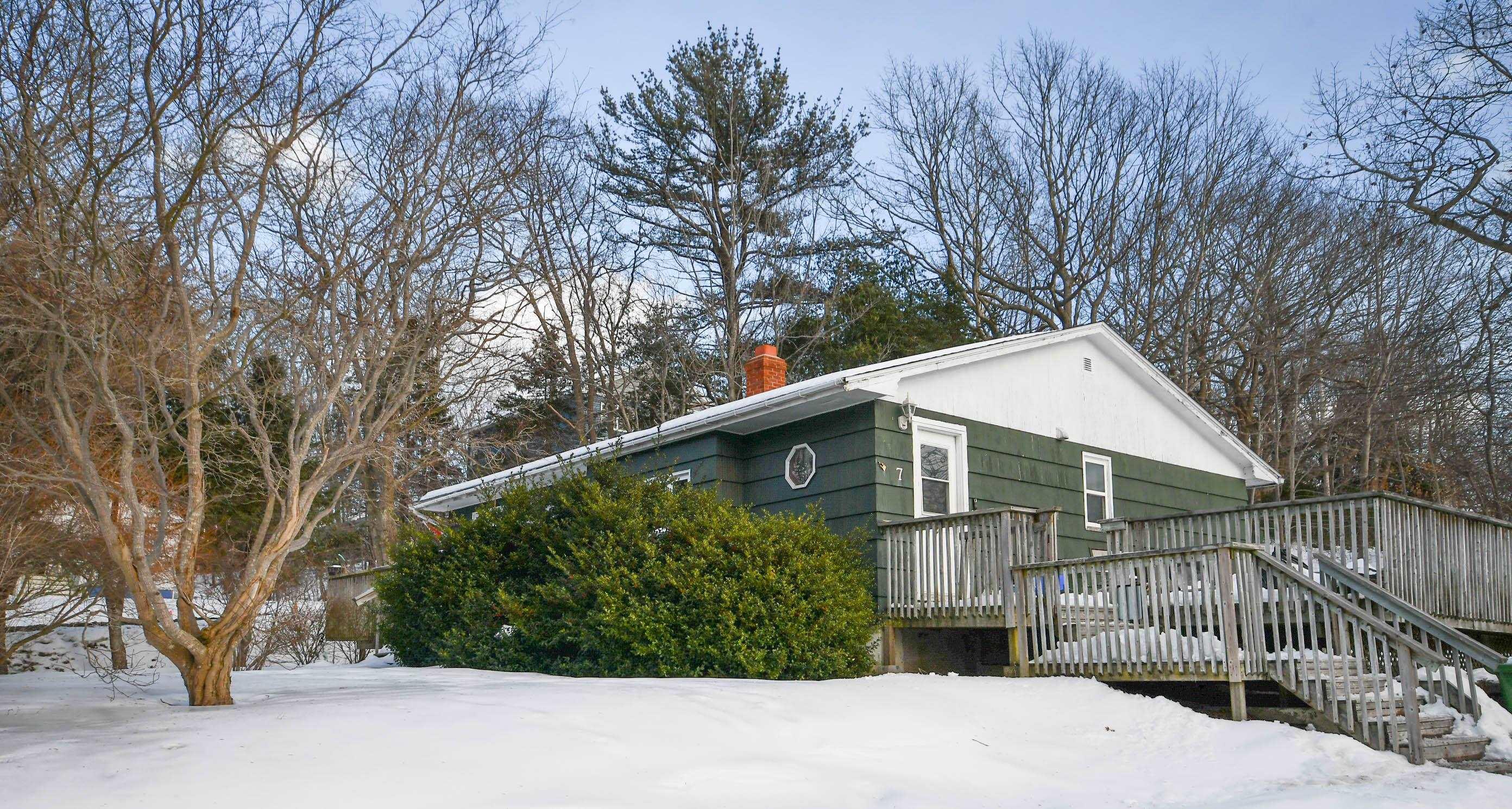 7 MAIN ST, BEDFORD, NS