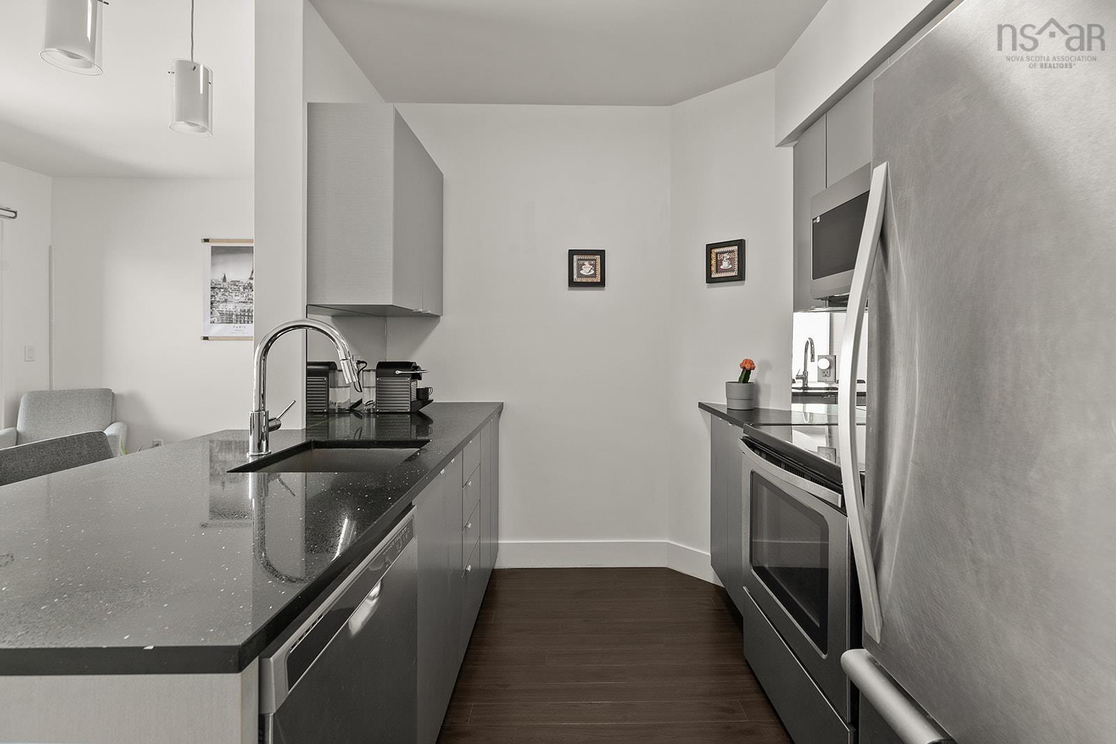 308 5677 Harris Street photo #4