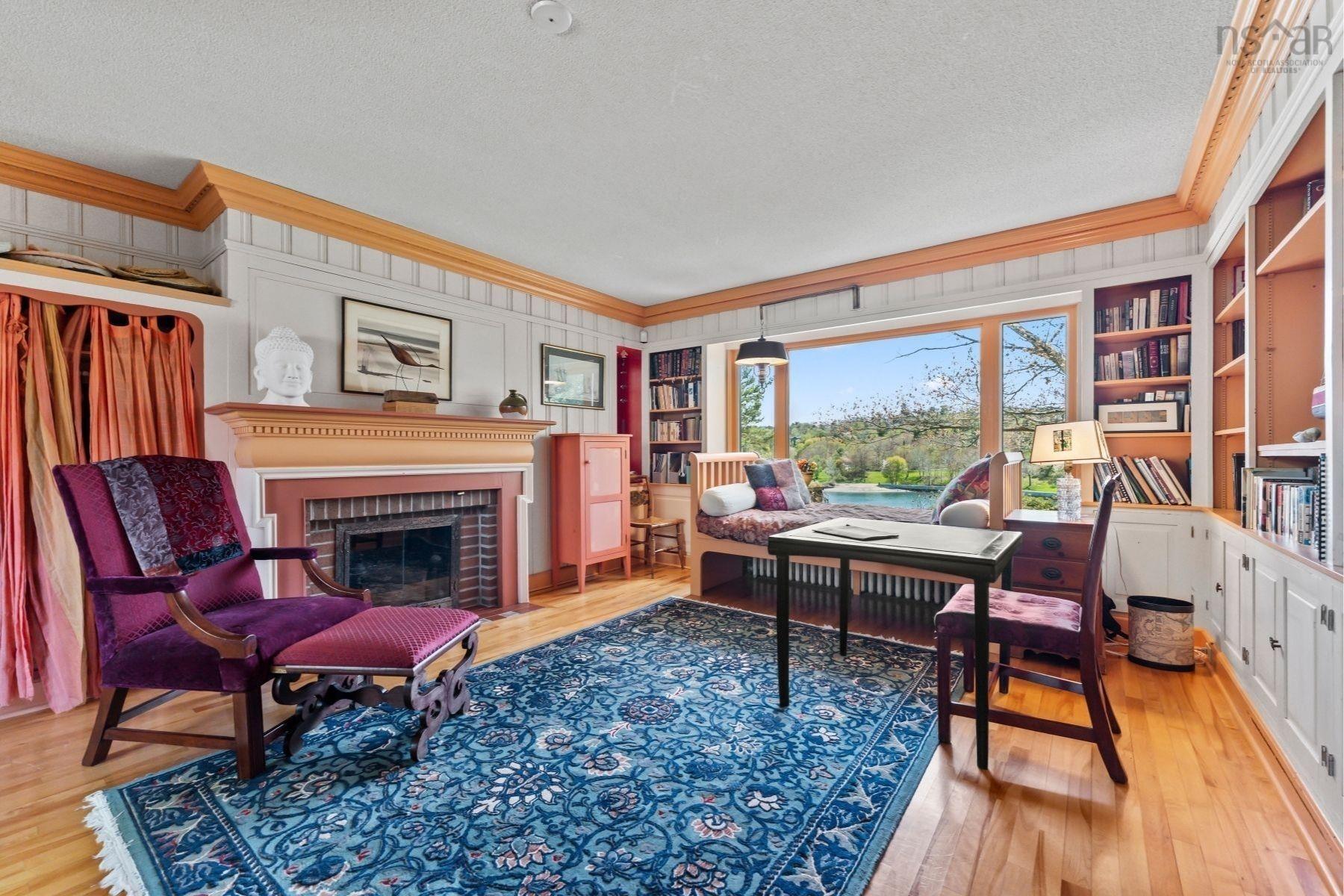 1126 Rockcliffe Street photo #16
