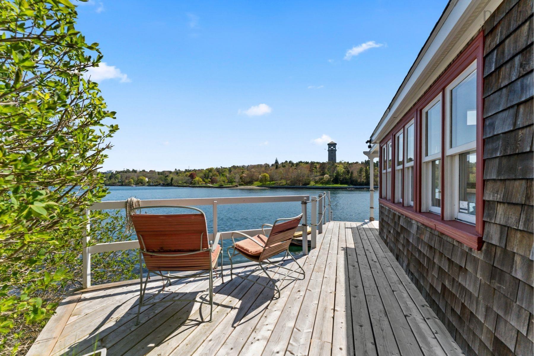 1126 Rockcliffe Street photo #32