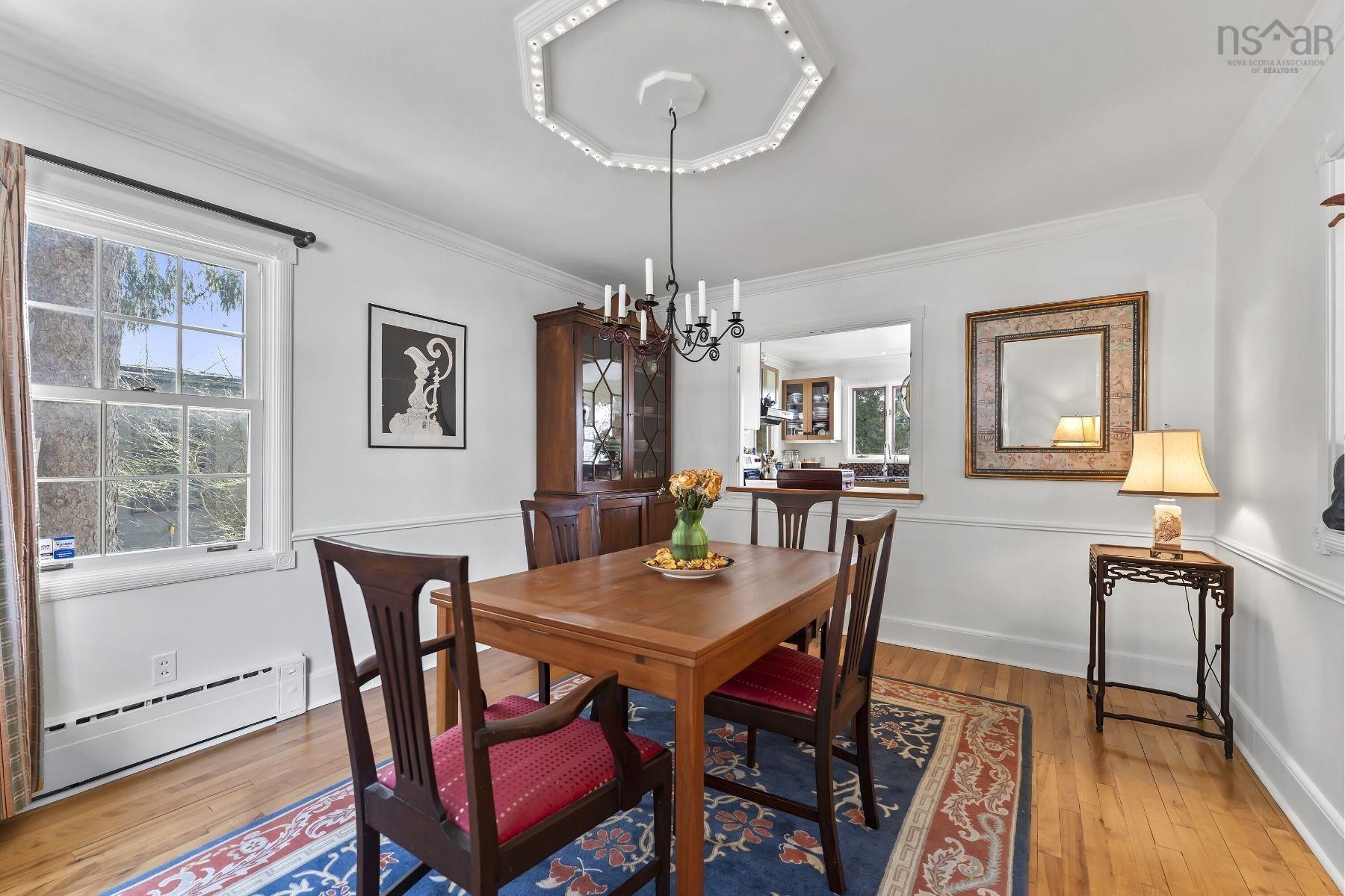 1126 Rockcliffe Street photo #9