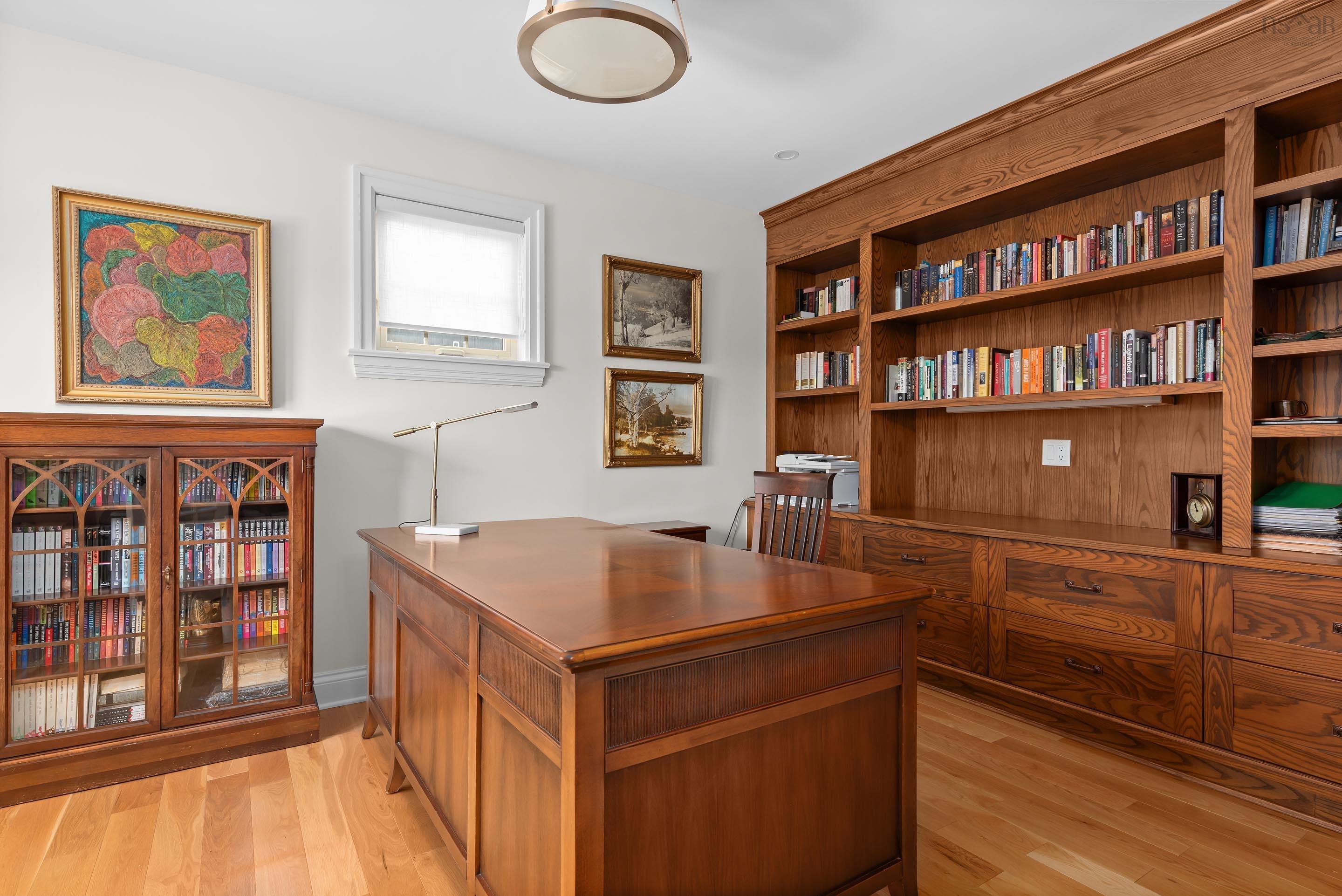1111 Rockcliffe Street photo #20