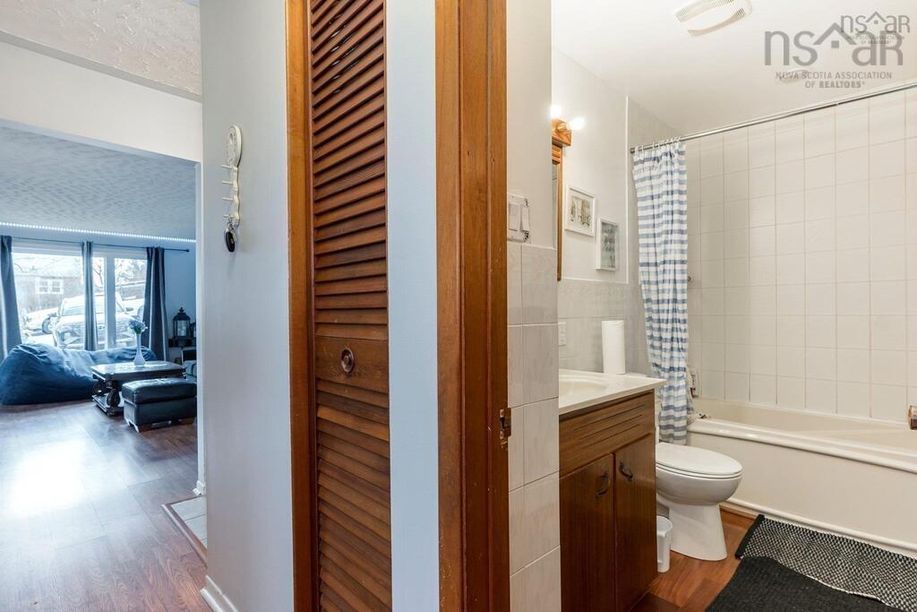 81 Frederick Avenue photo #24
