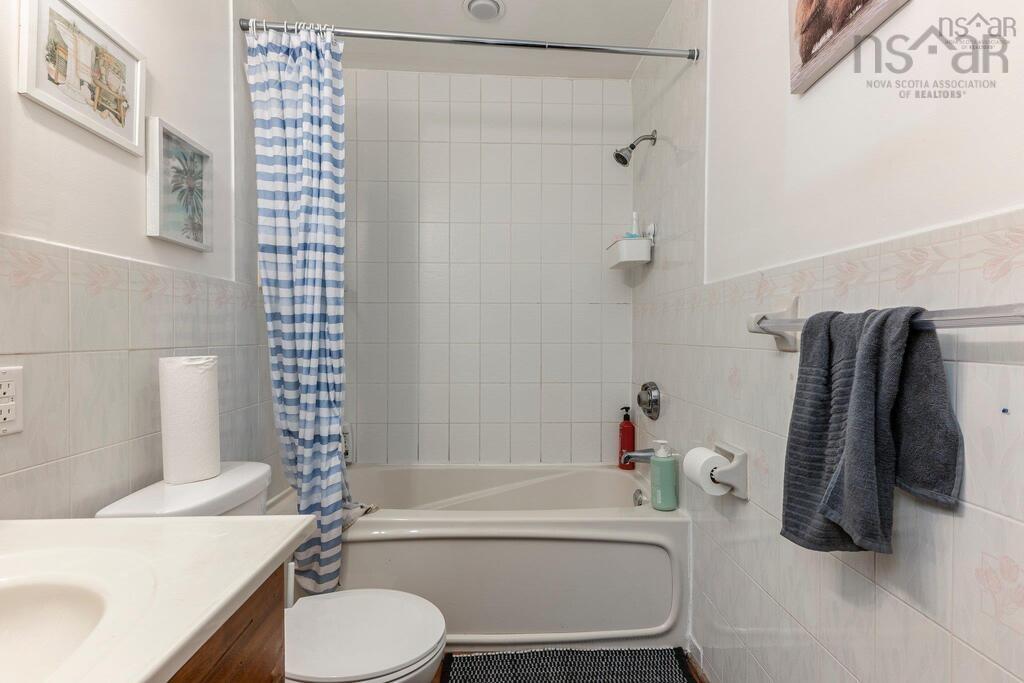 81 Frederick Avenue photo #23