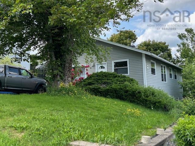 81 Frederick Avenue photo #5