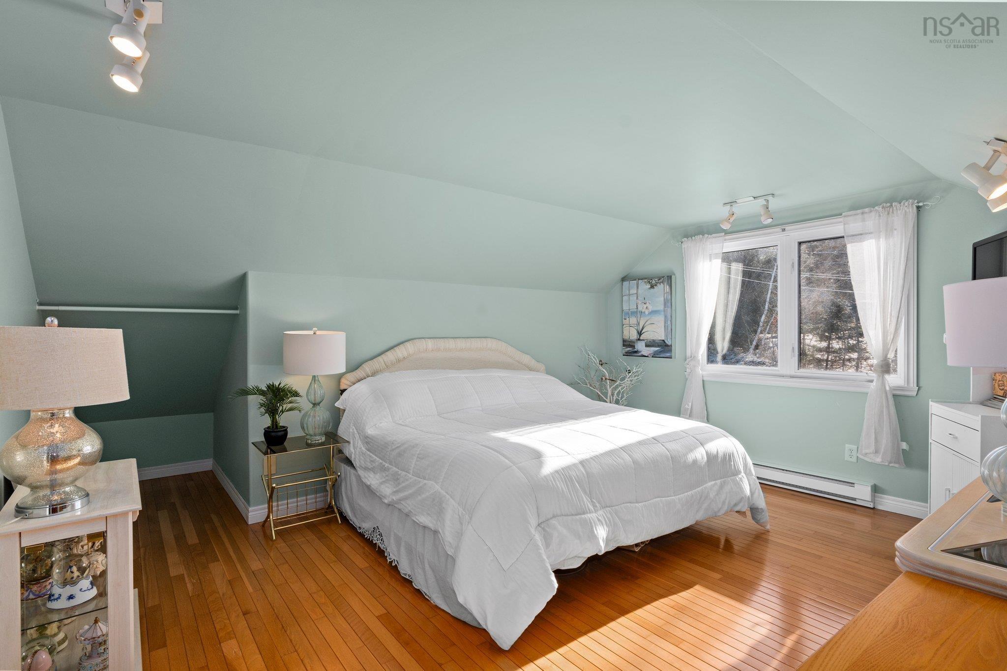 110 Whisper Ridge photo #20
