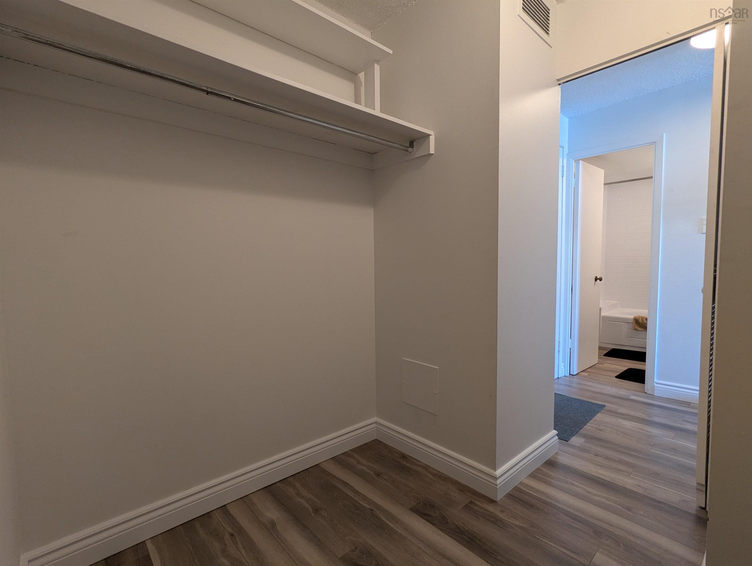705 5959 Spring Garden Road photo #22