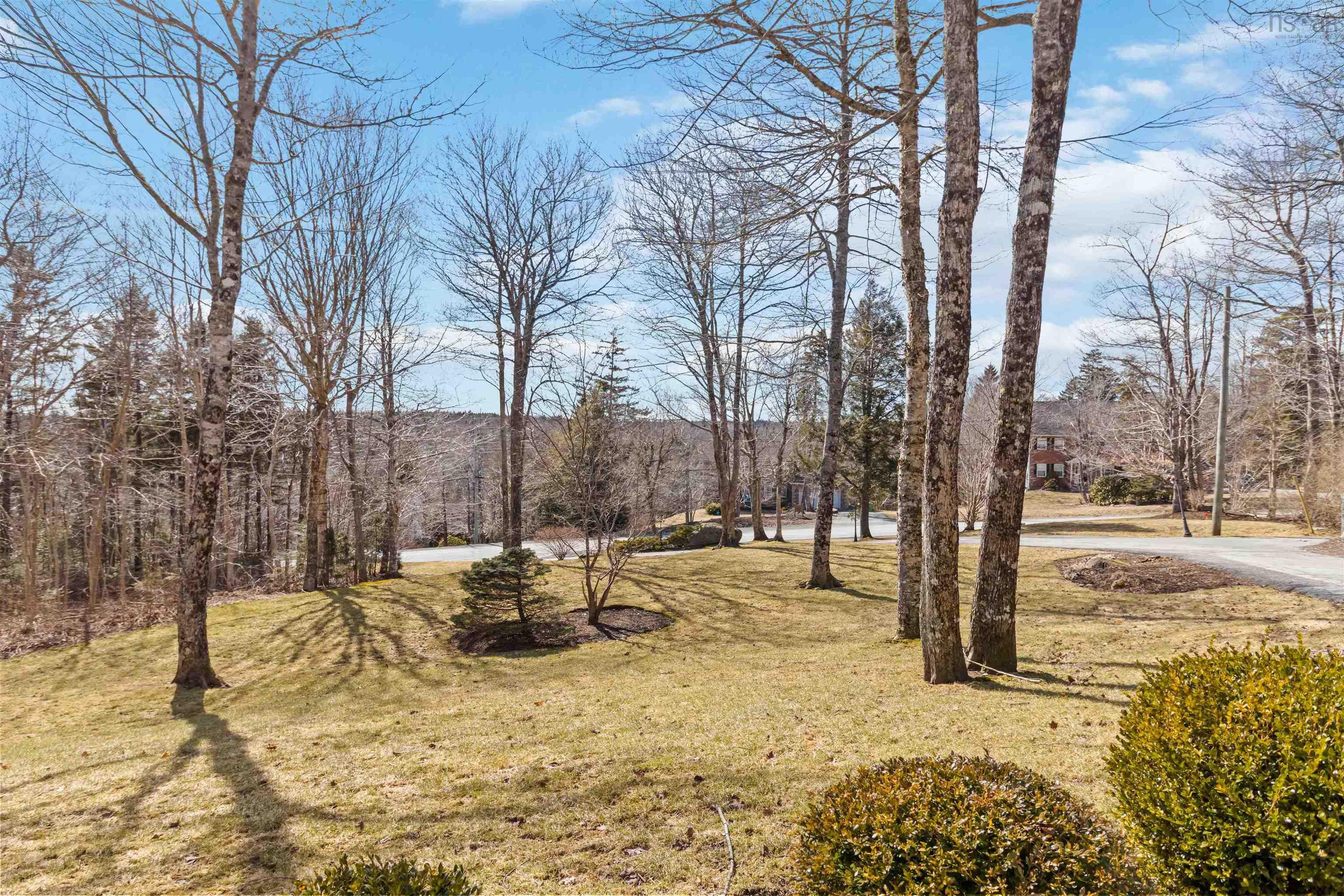 235 Glen Arbour Way photo #2