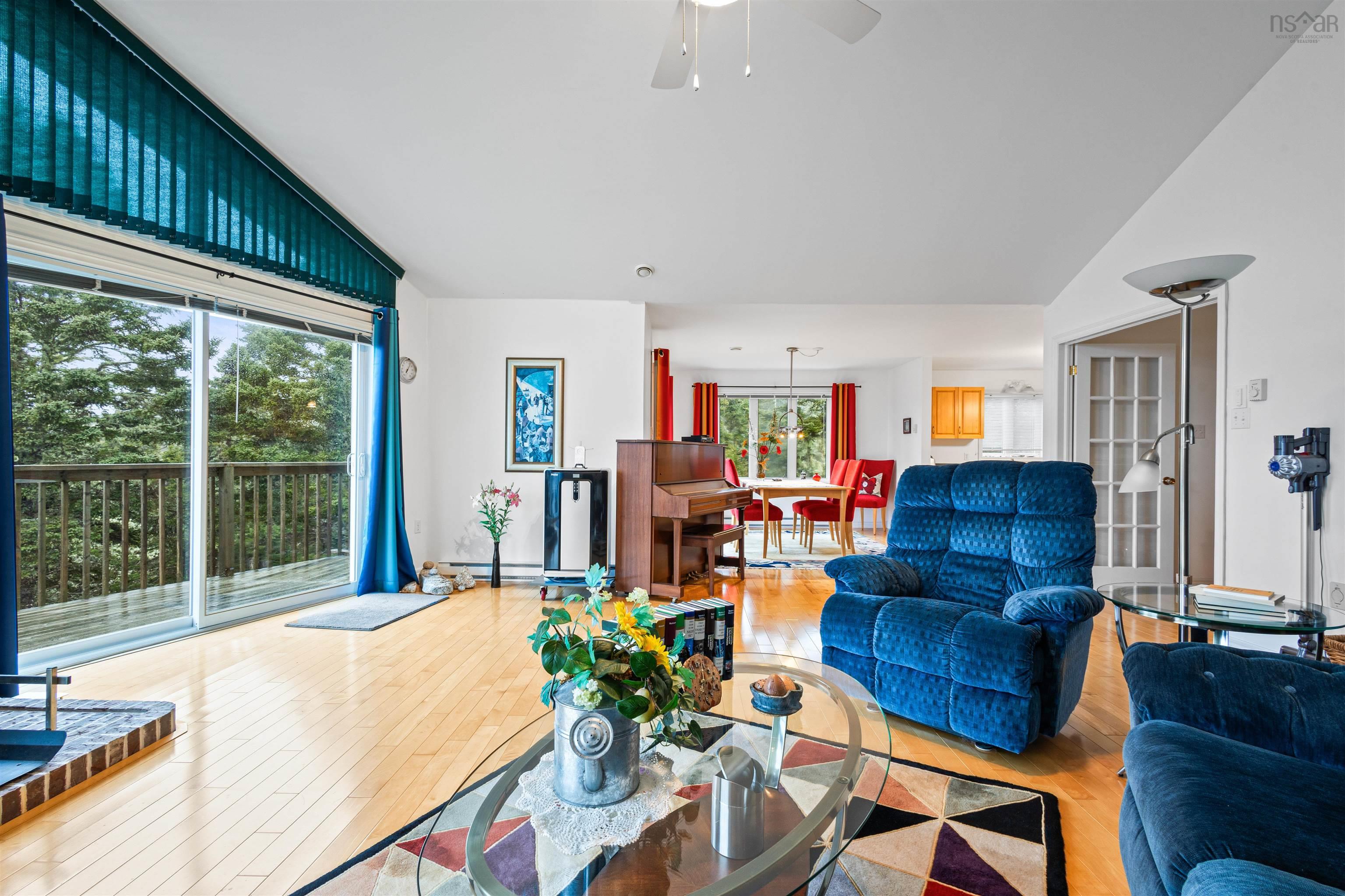 821 Shad Point Parkway photo #13