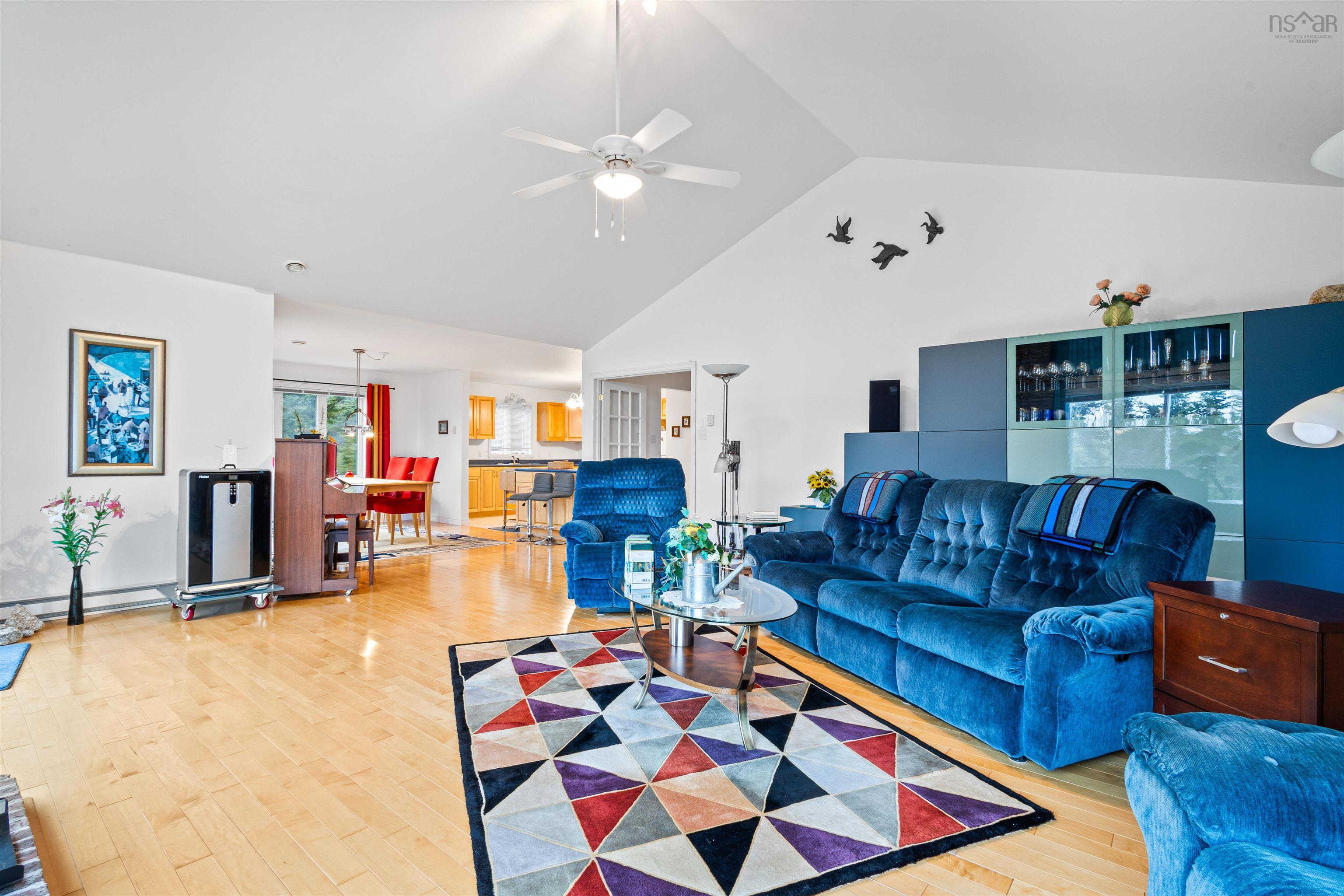 821 Shad Point Parkway photo #14