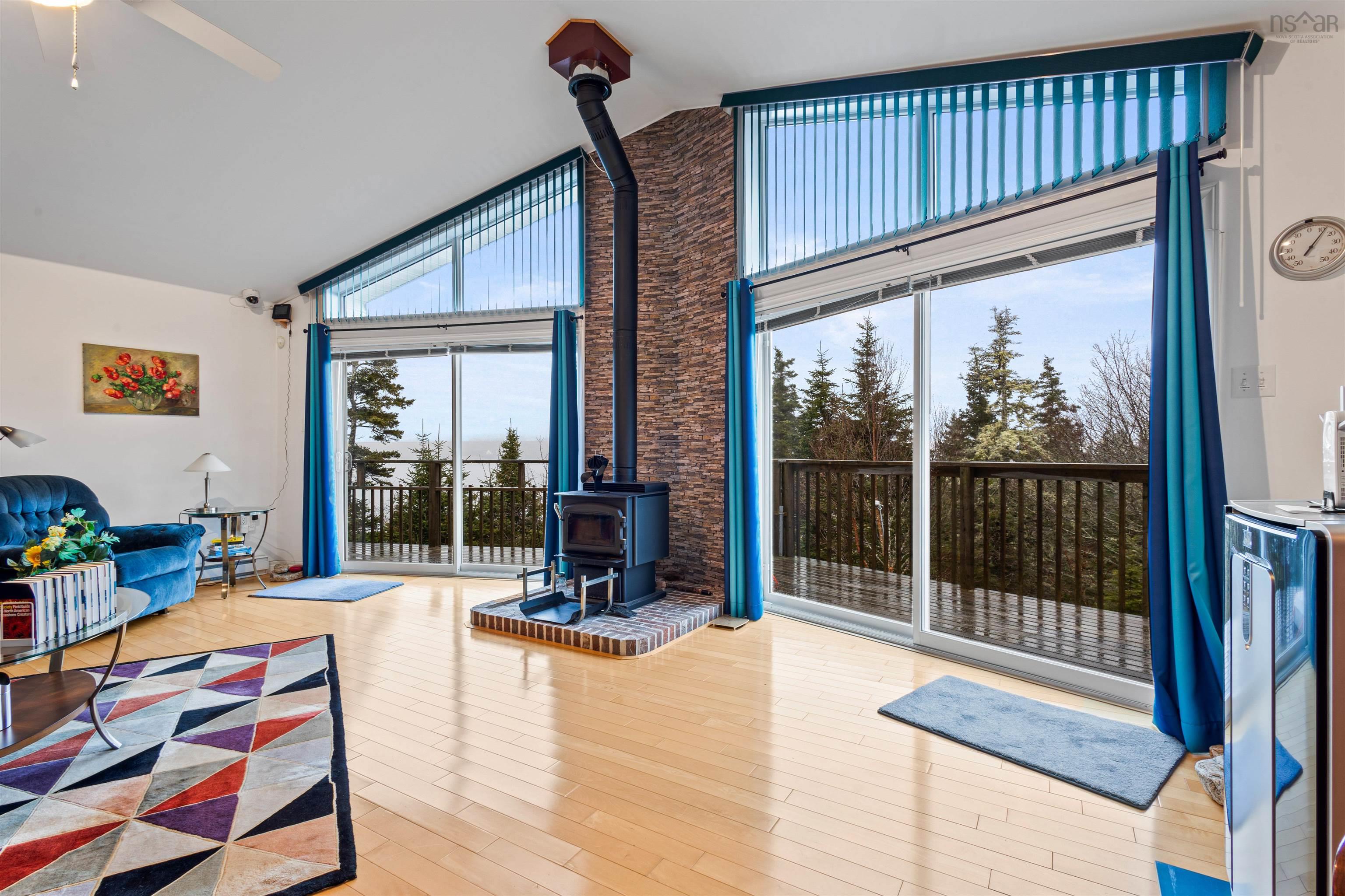 821 Shad Point Parkway photo #3