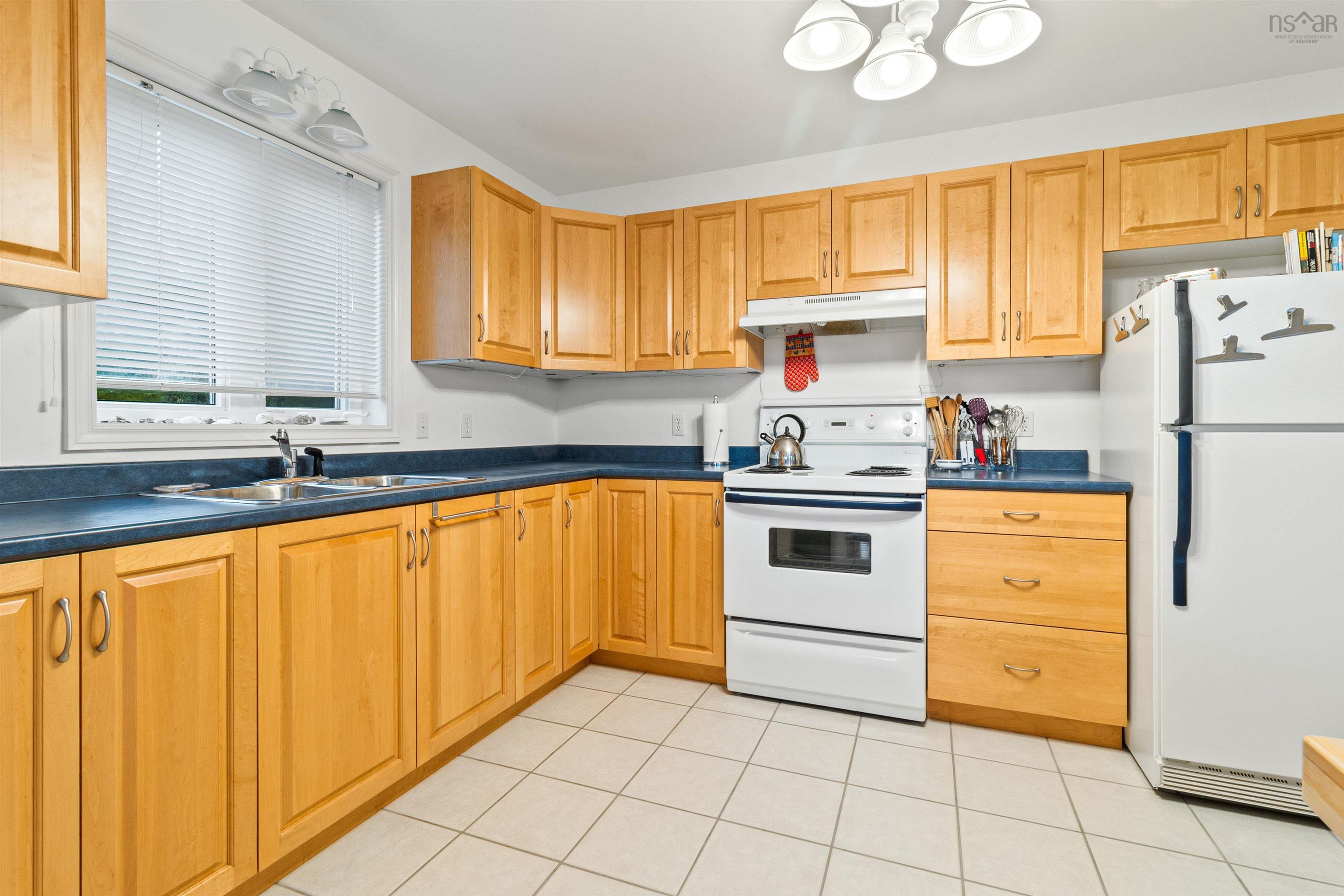 821 Shad Point Parkway photo #8