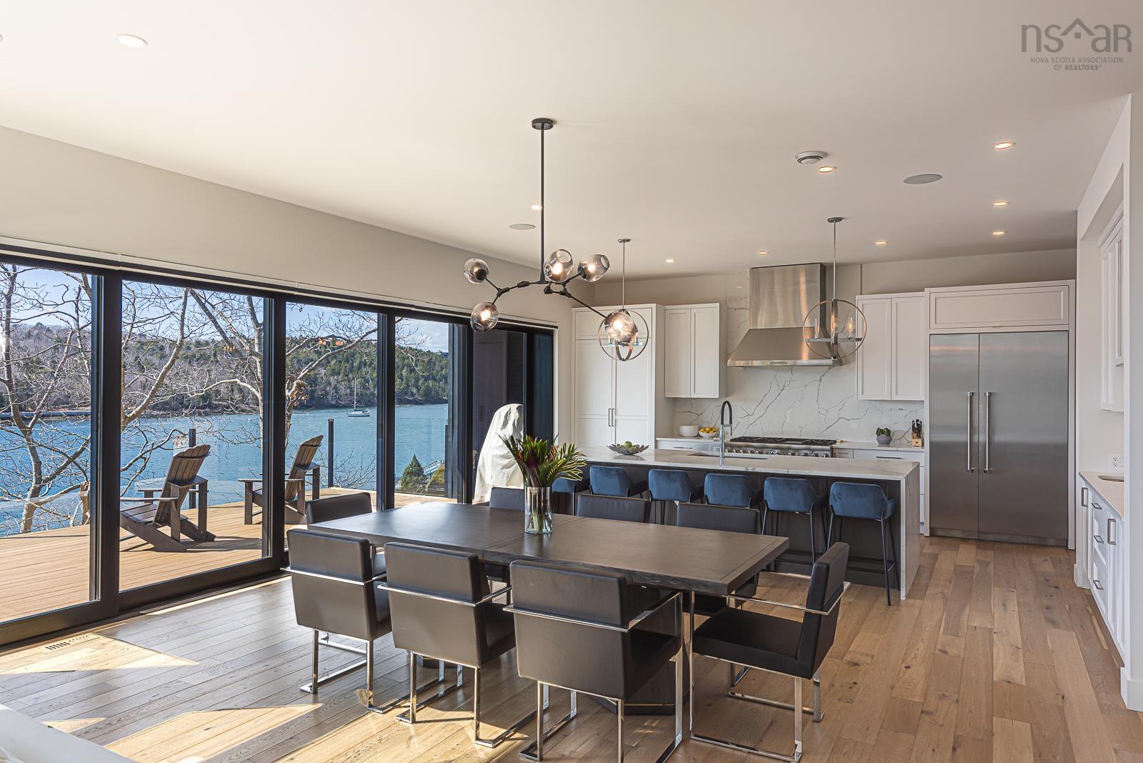 1160 Rockcliffe Street photo #13