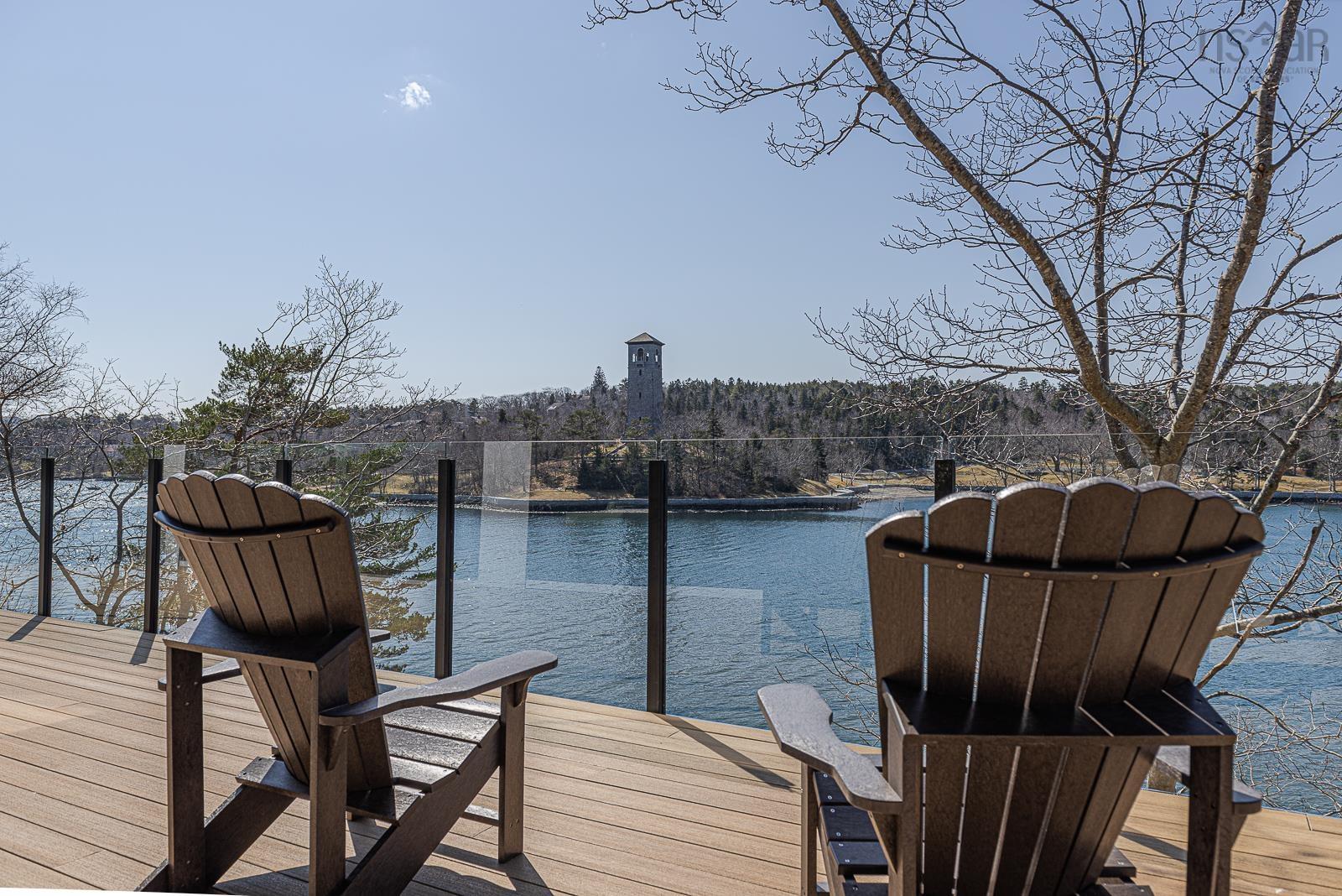 1160 Rockcliffe Street photo #16