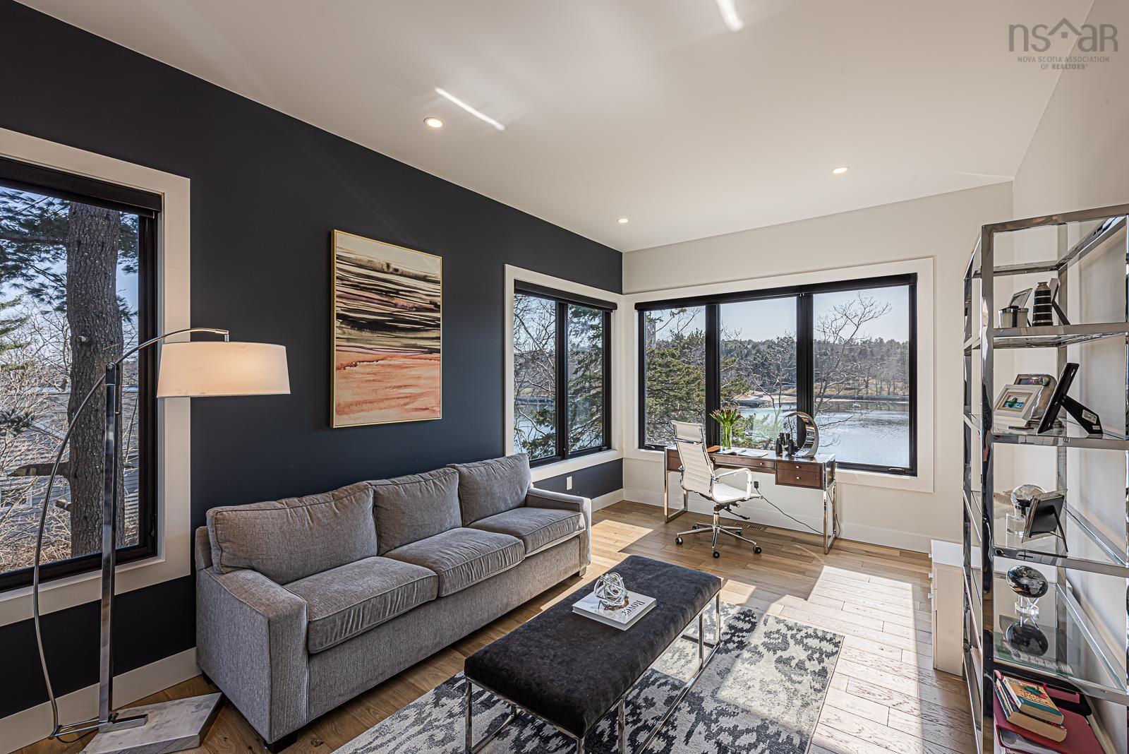 1160 Rockcliffe Street photo #19