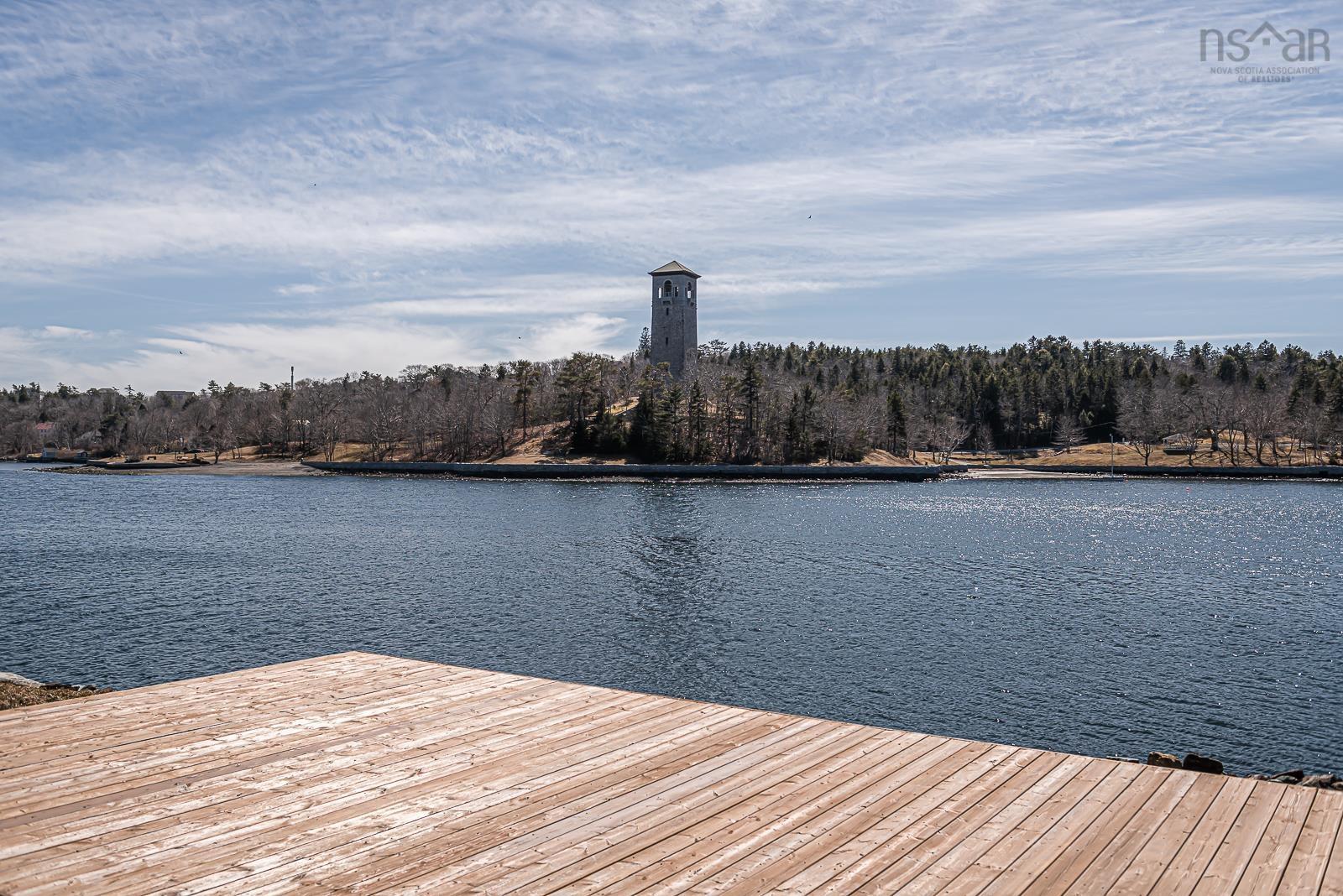 1160 Rockcliffe Street photo #49