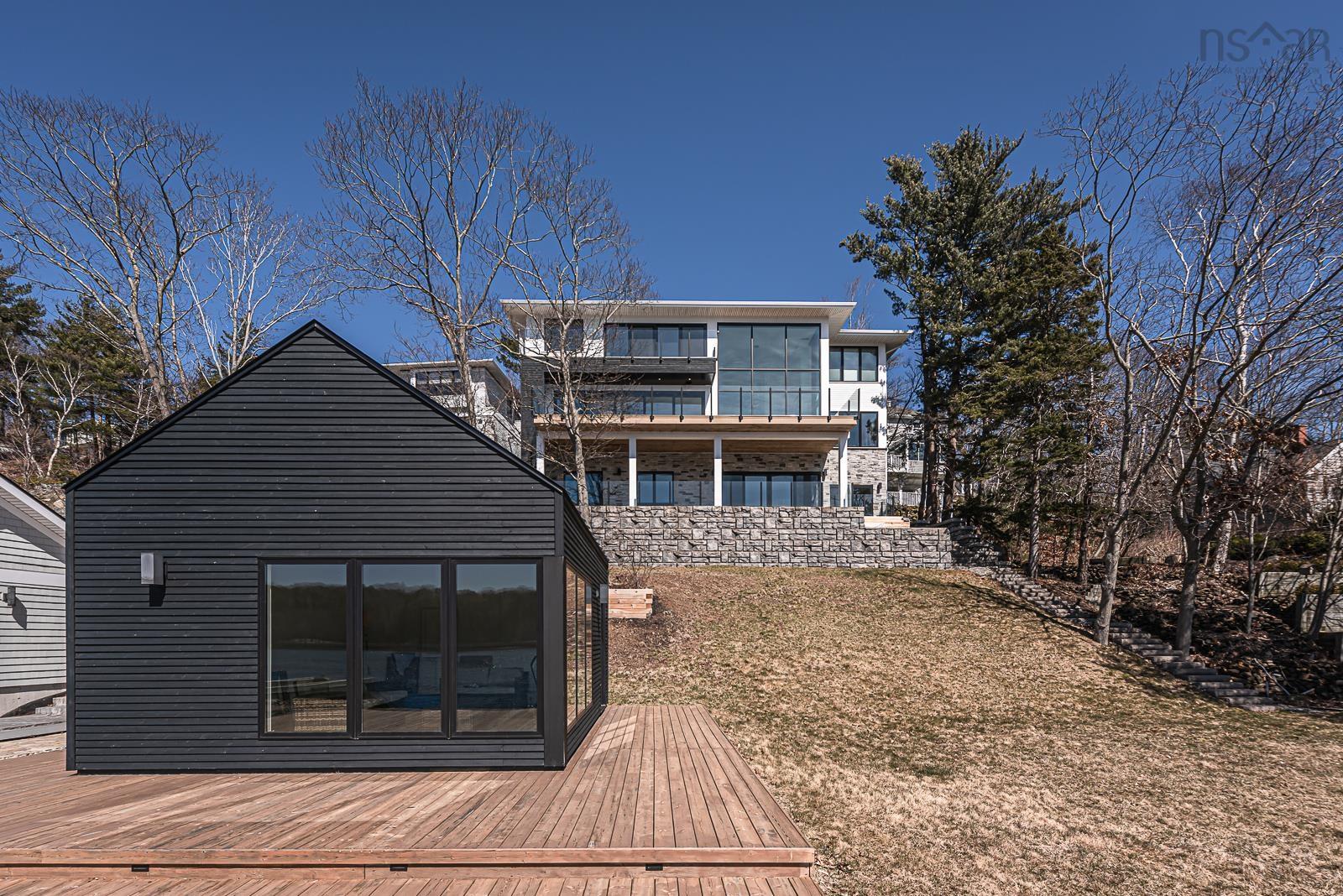 1160 Rockcliffe Street photo #50