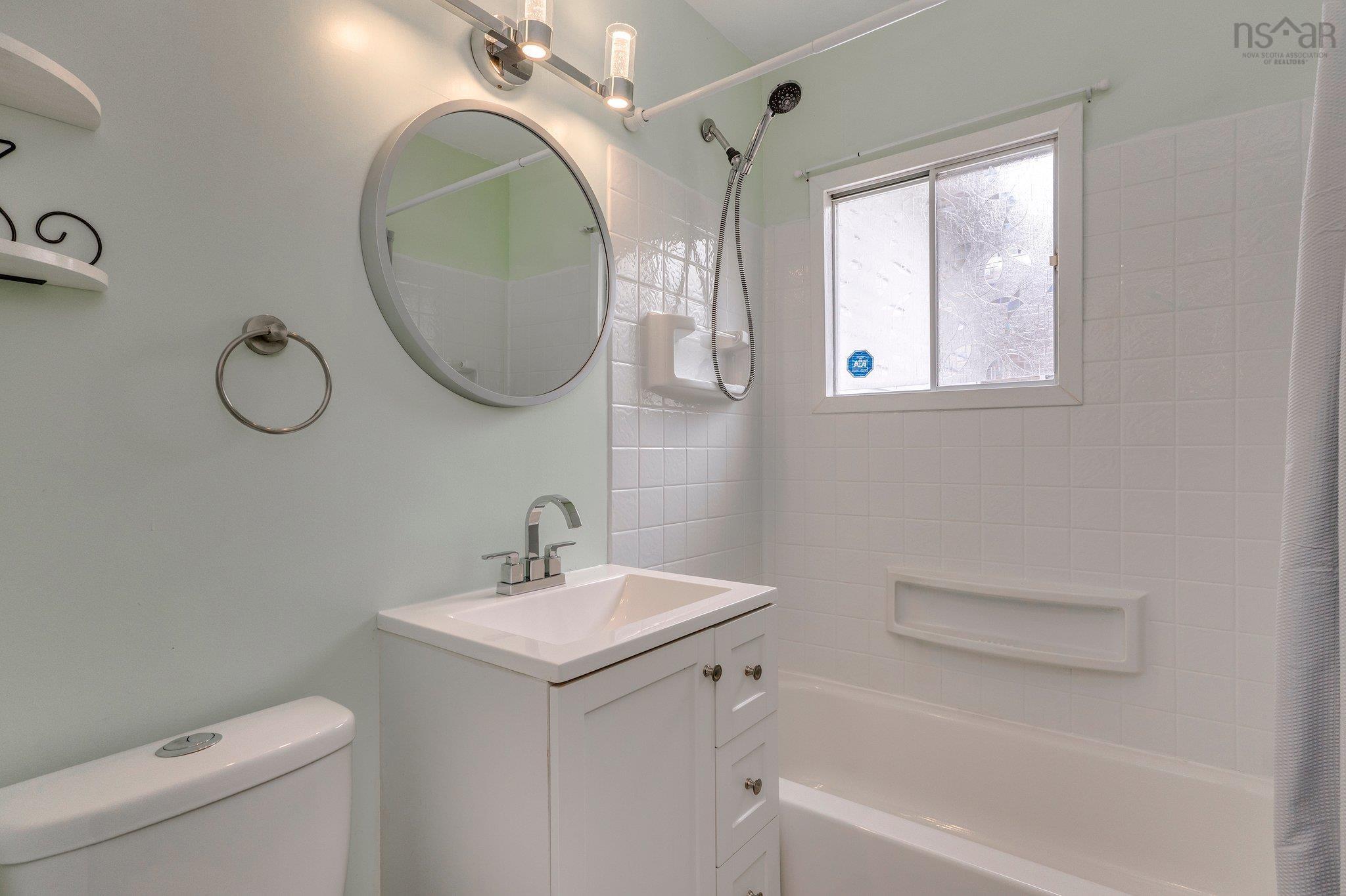 6568 Roslyn Road photo #27