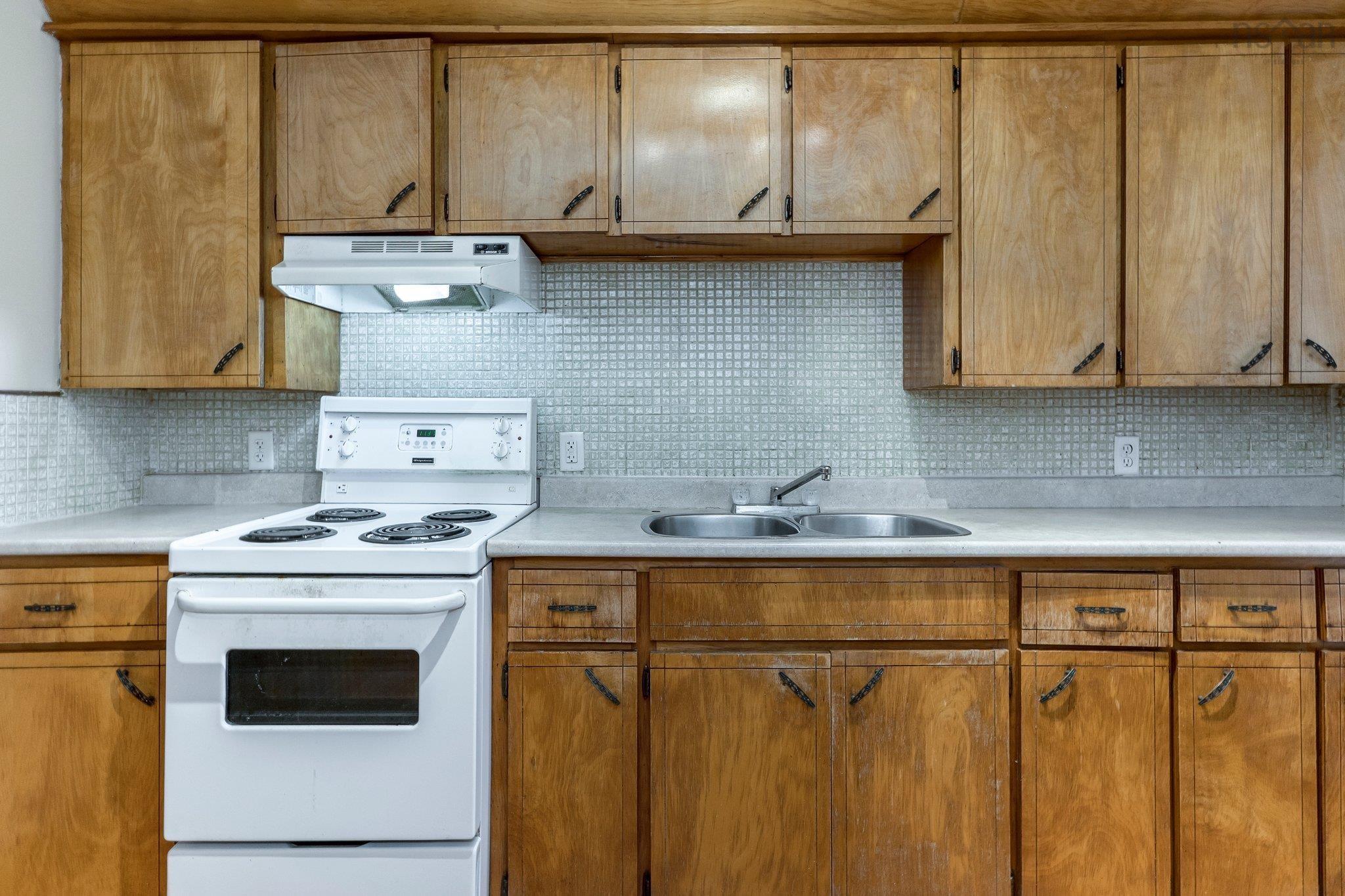 6568 Roslyn Road photo #30
