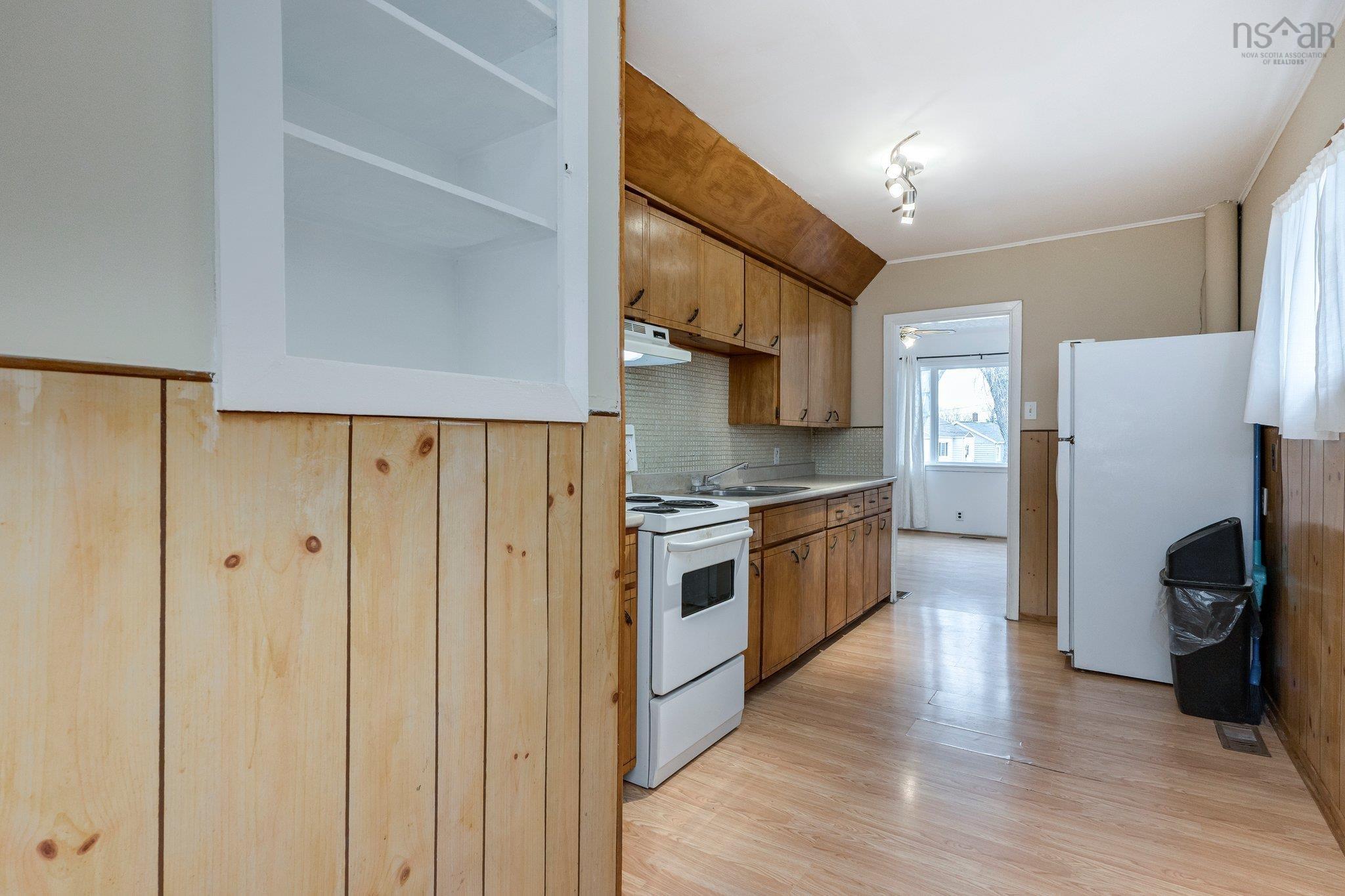 6568 Roslyn Road photo #32