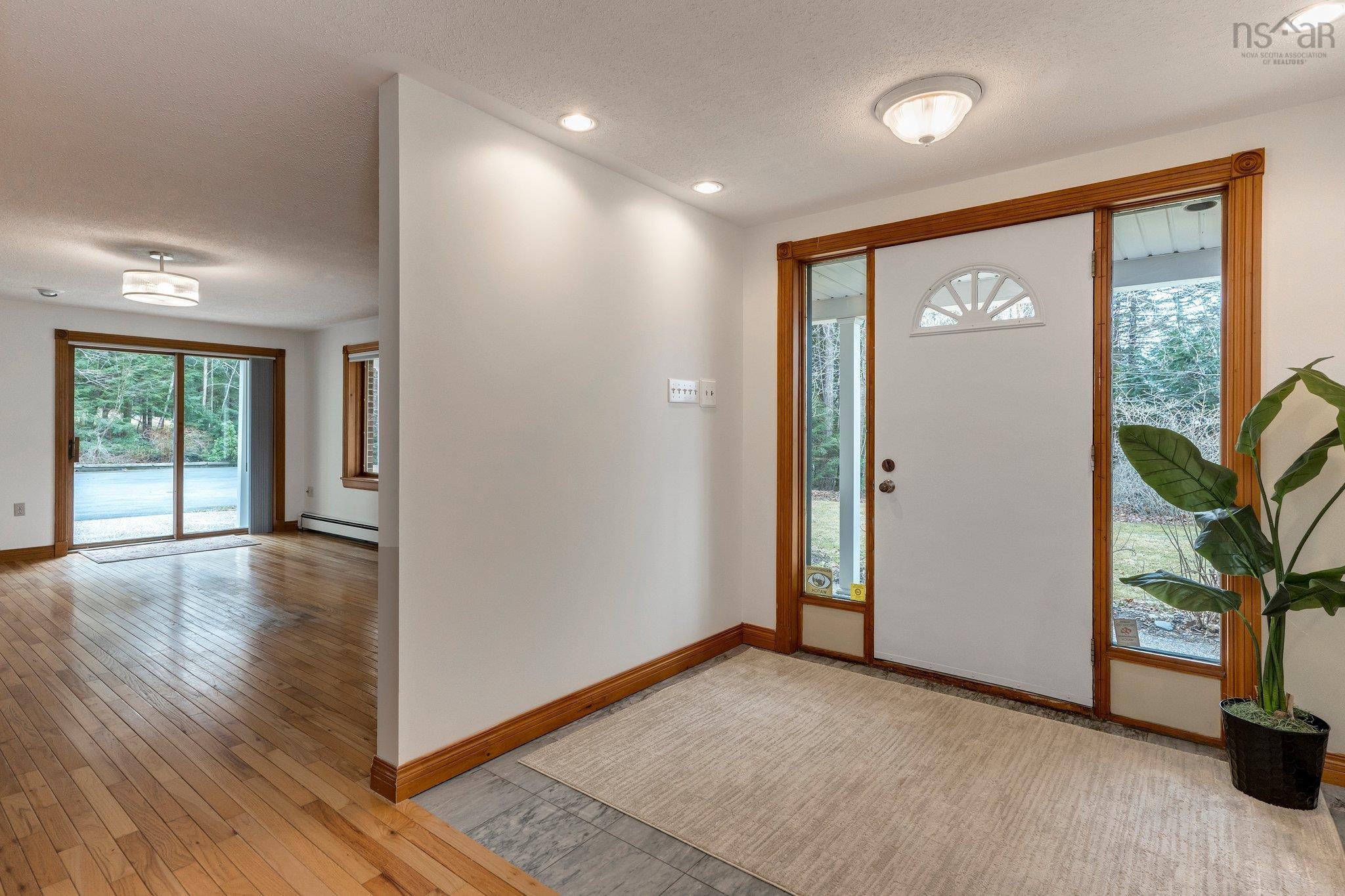 252 Howe Avenue photo #27
