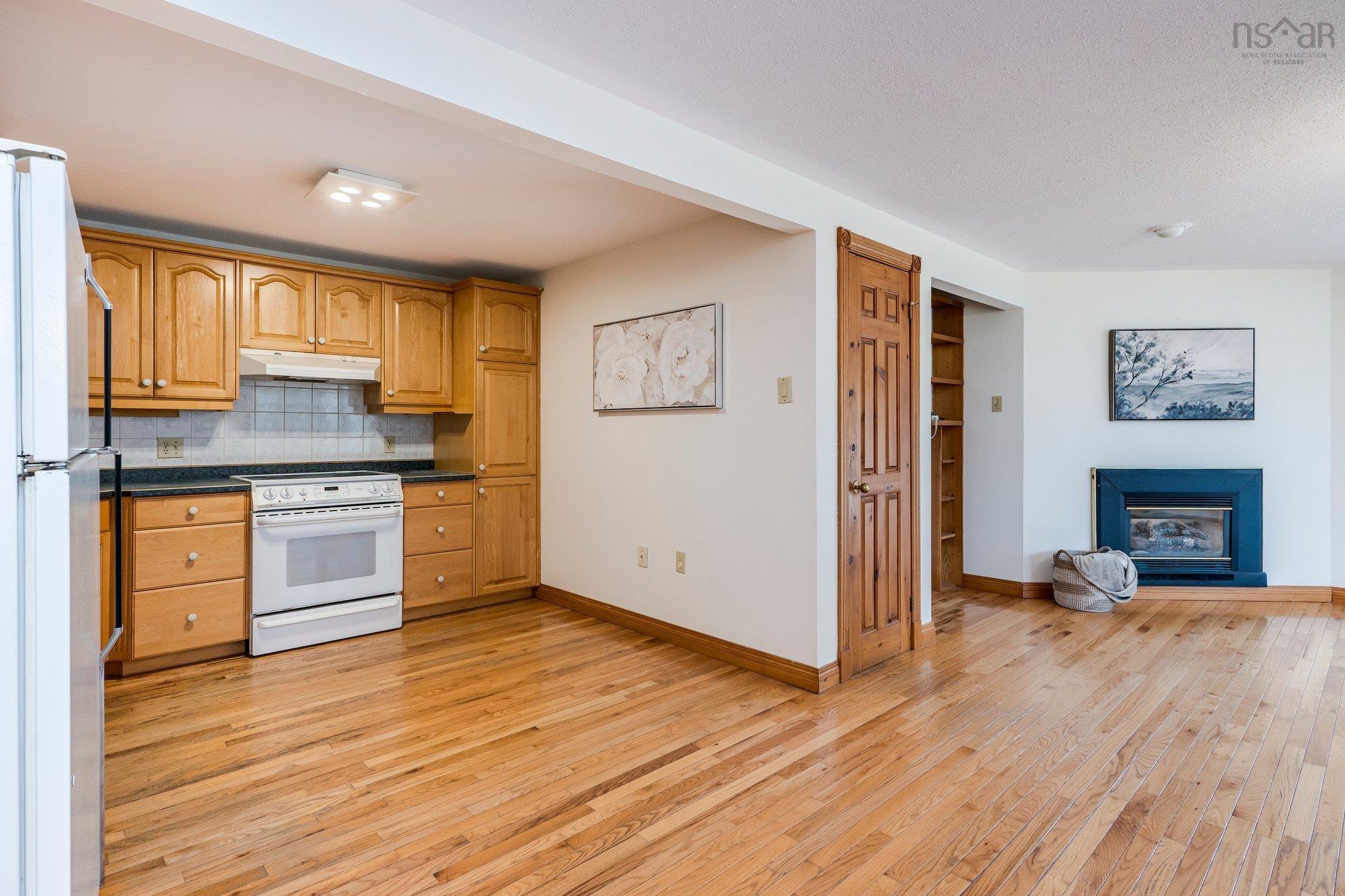 252 Howe Avenue photo #29
