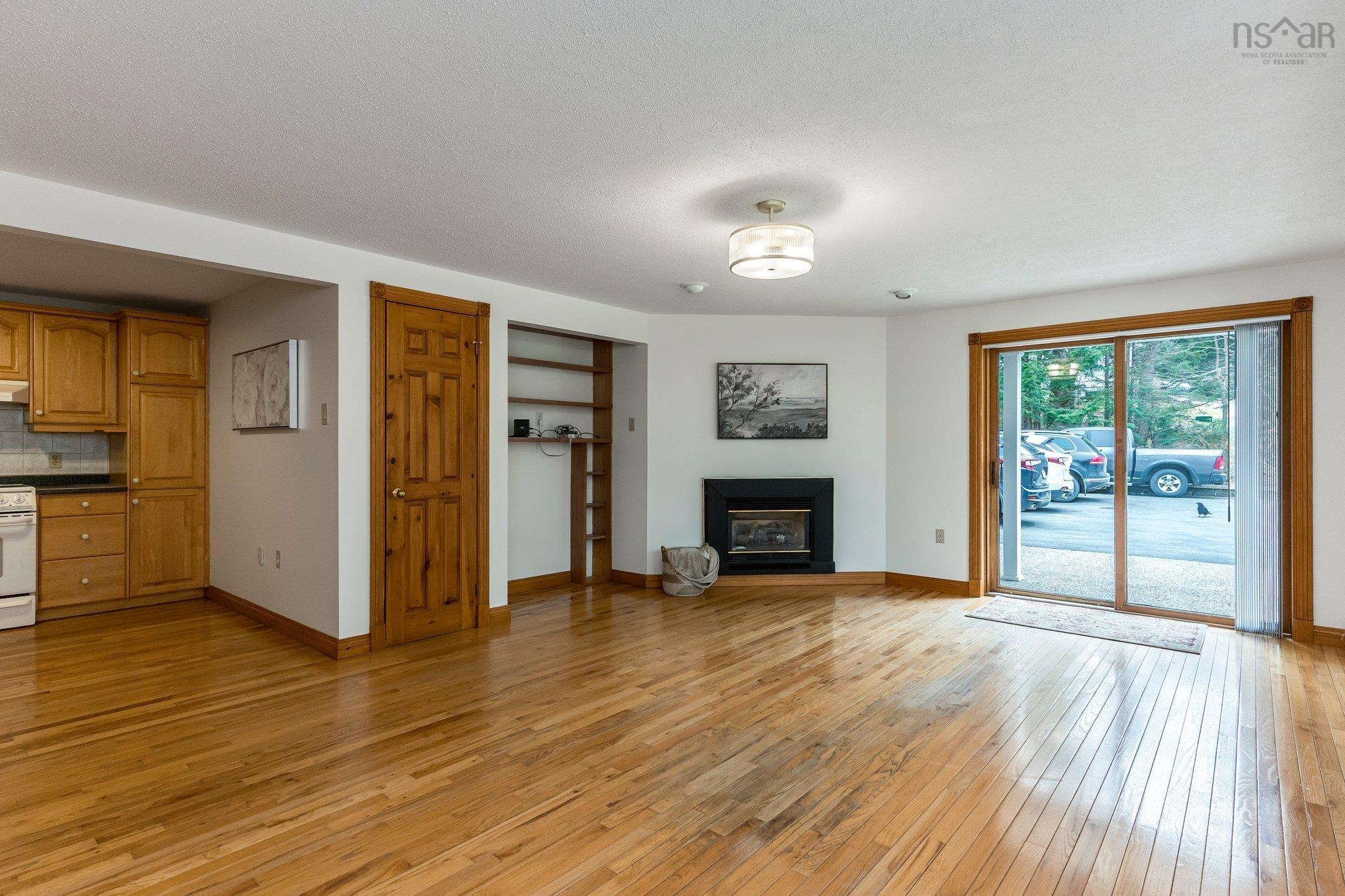 252 Howe Avenue photo #33