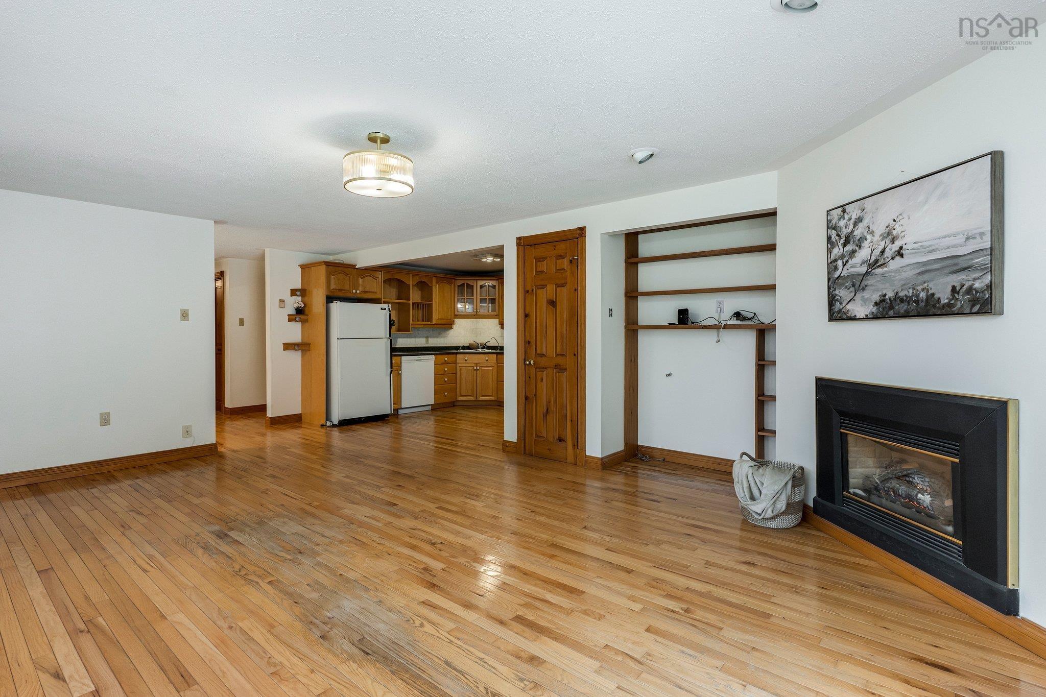 252 Howe Avenue photo #34