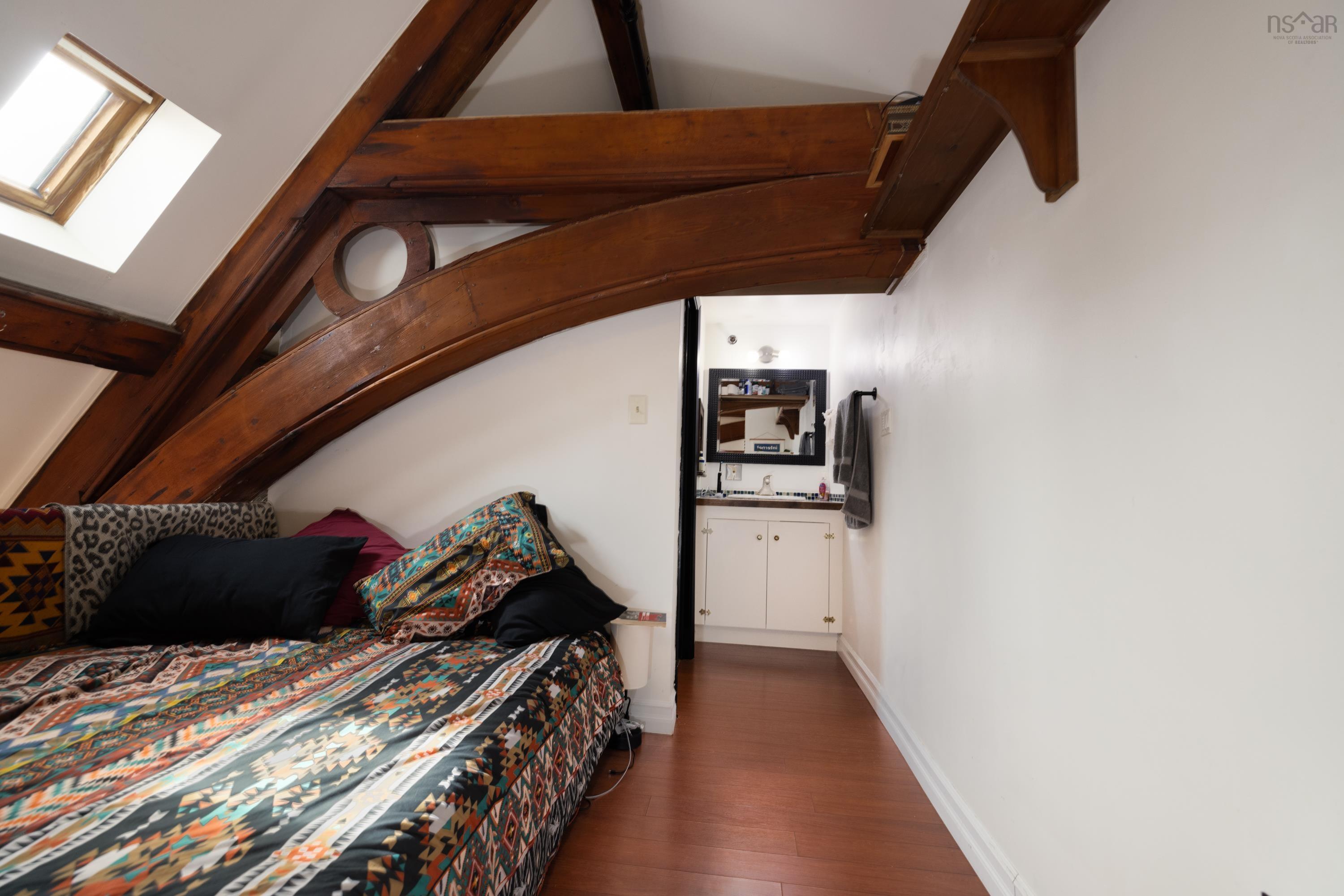 15 2128 Brunswick Street photo #12