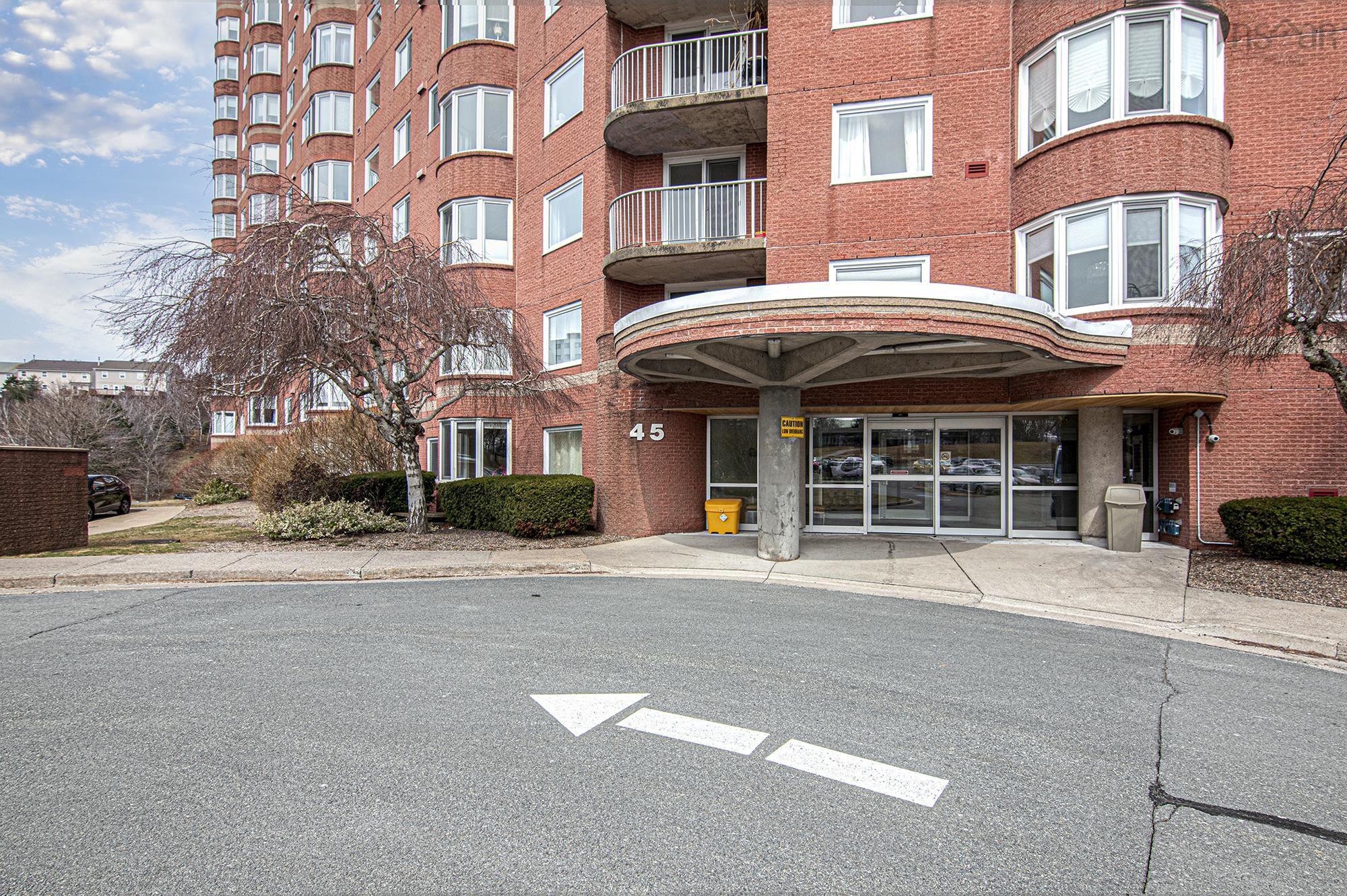 513 45 Vimy Avenue photo #32