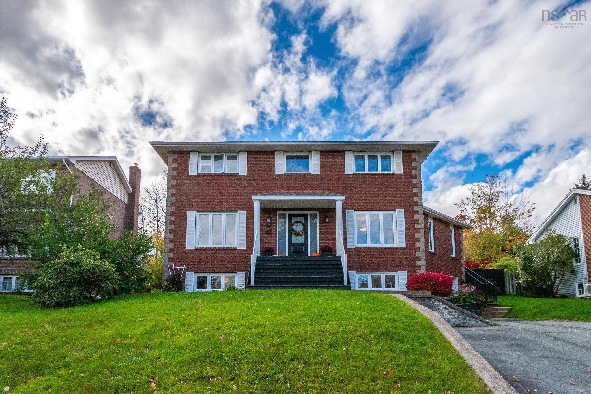 94 LAKESHIRE CRES, COLE HARBOUR, NS