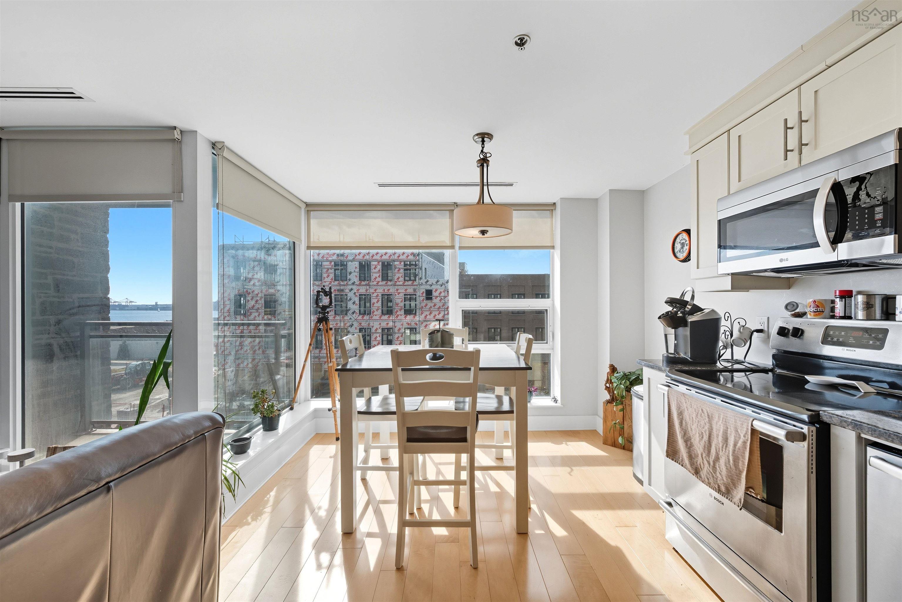 307 31 Kings Wharf Place photo #2