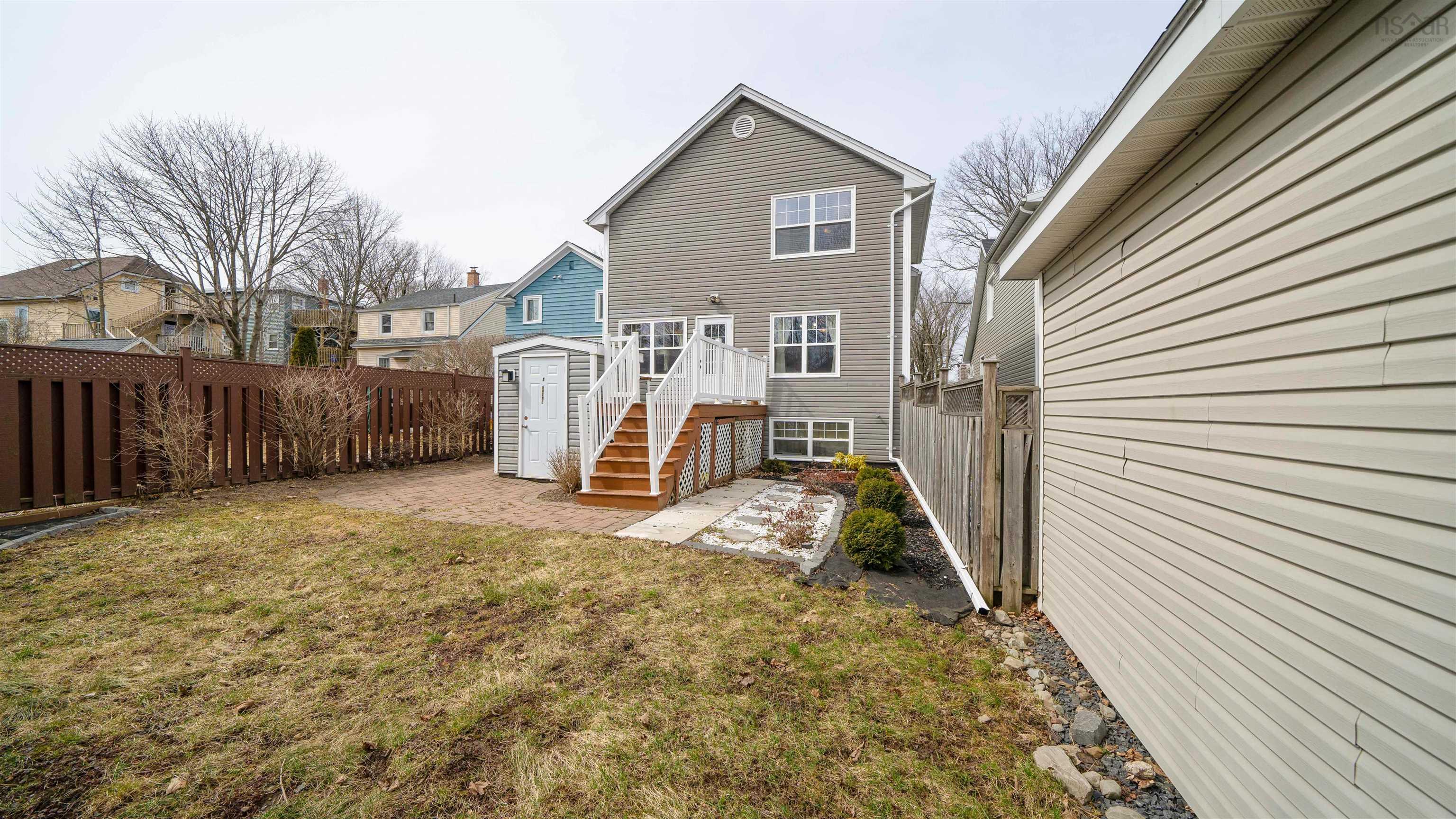 6188 Windsor Terrace photo #33