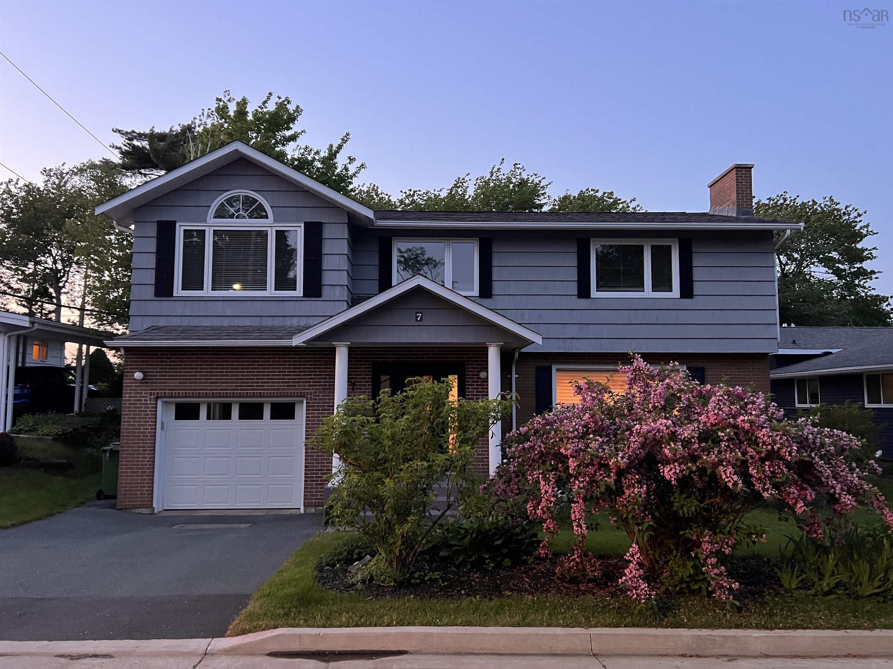 7 Briarwood Crescent photo #39
