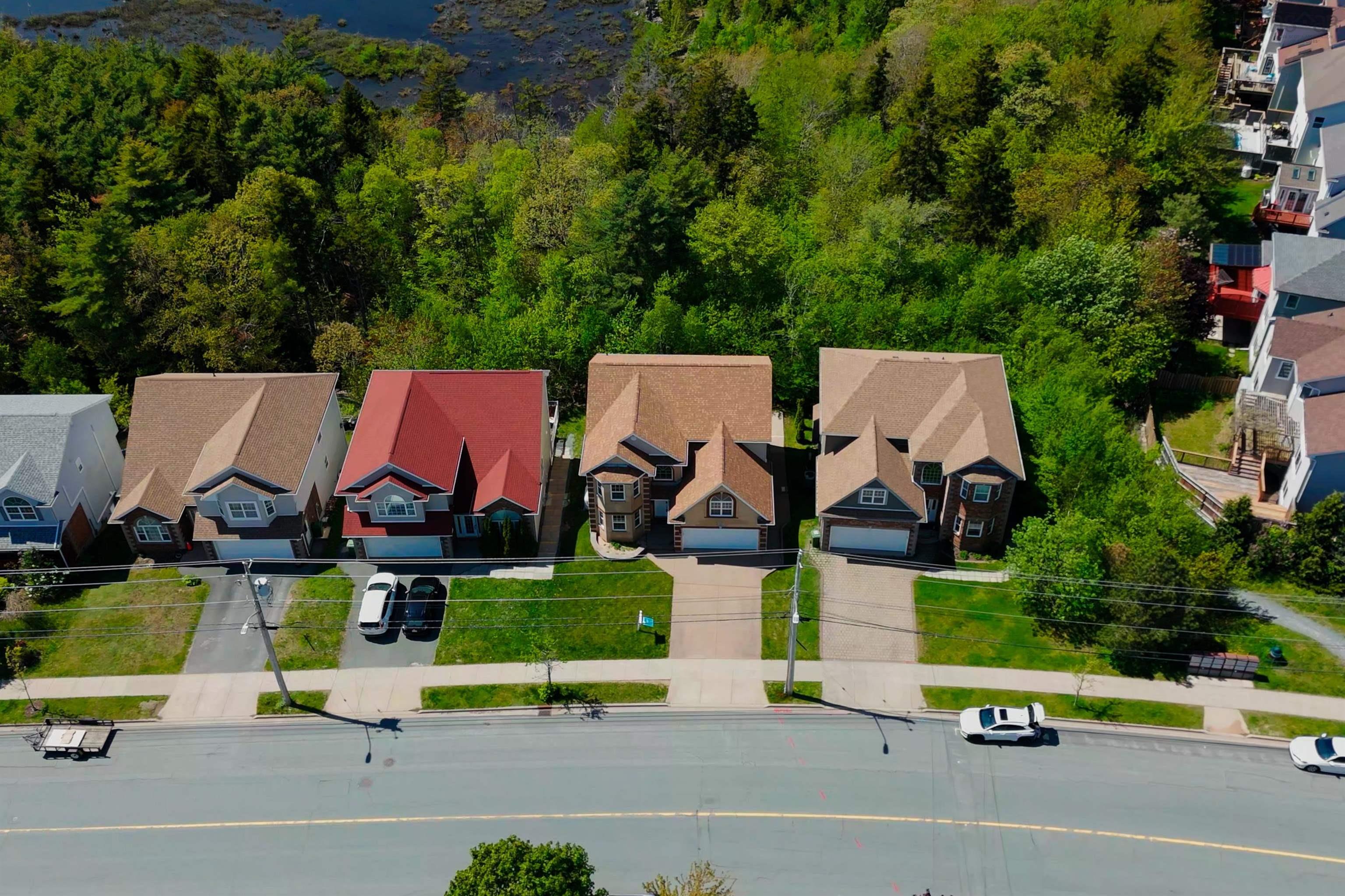 261 Langbrae Drive photo #2